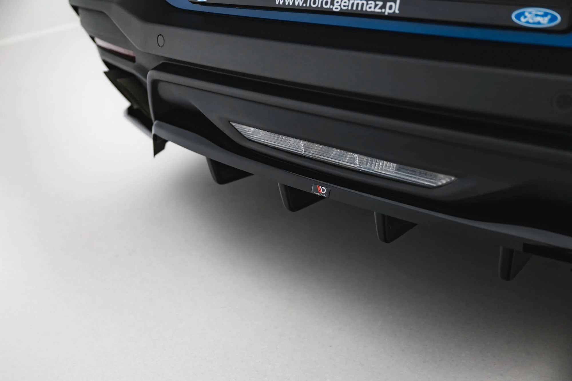 Rear Splitter (with vertical bars) Ford Mustang GT Mk7 - Image 2