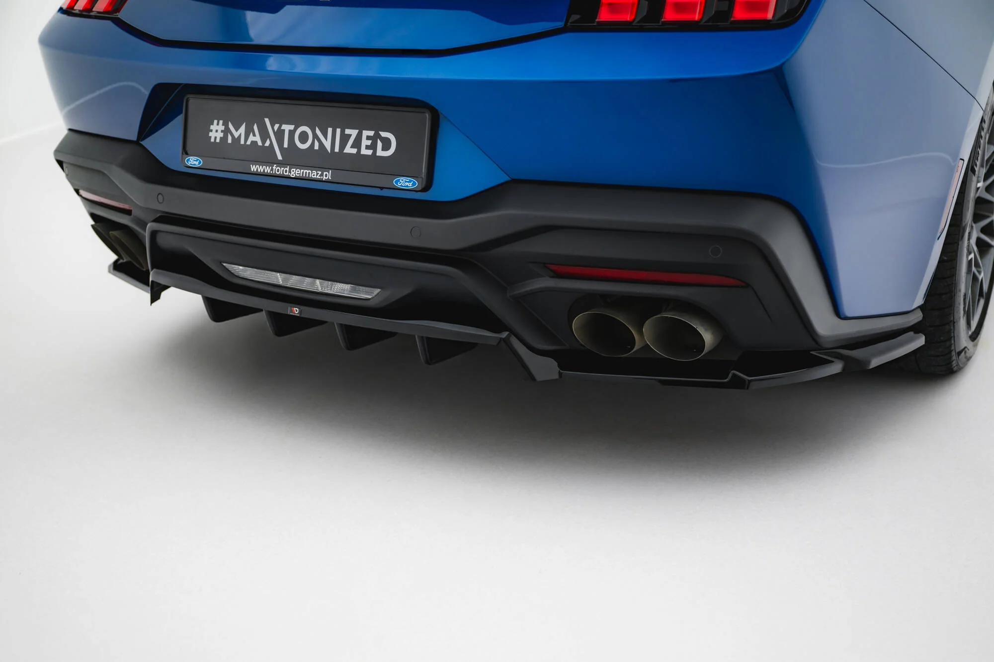 Rear Splitter (with vertical bars) Ford Mustang GT Mk7 - Image 5