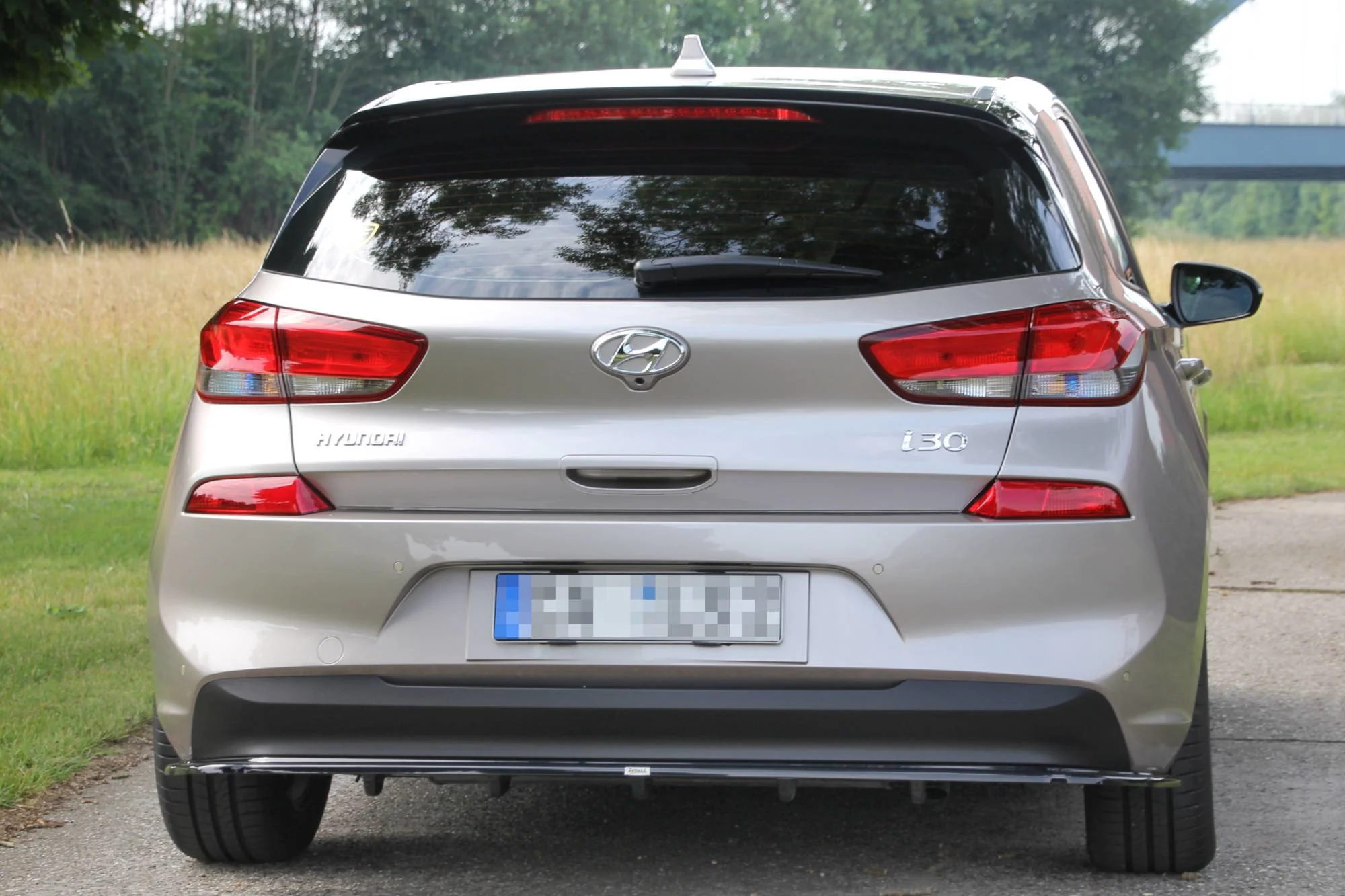 Rear Splitter (WITH VERTICAL BARS) HYUNDAI I30 MK3 HATCHBACK - Image 2