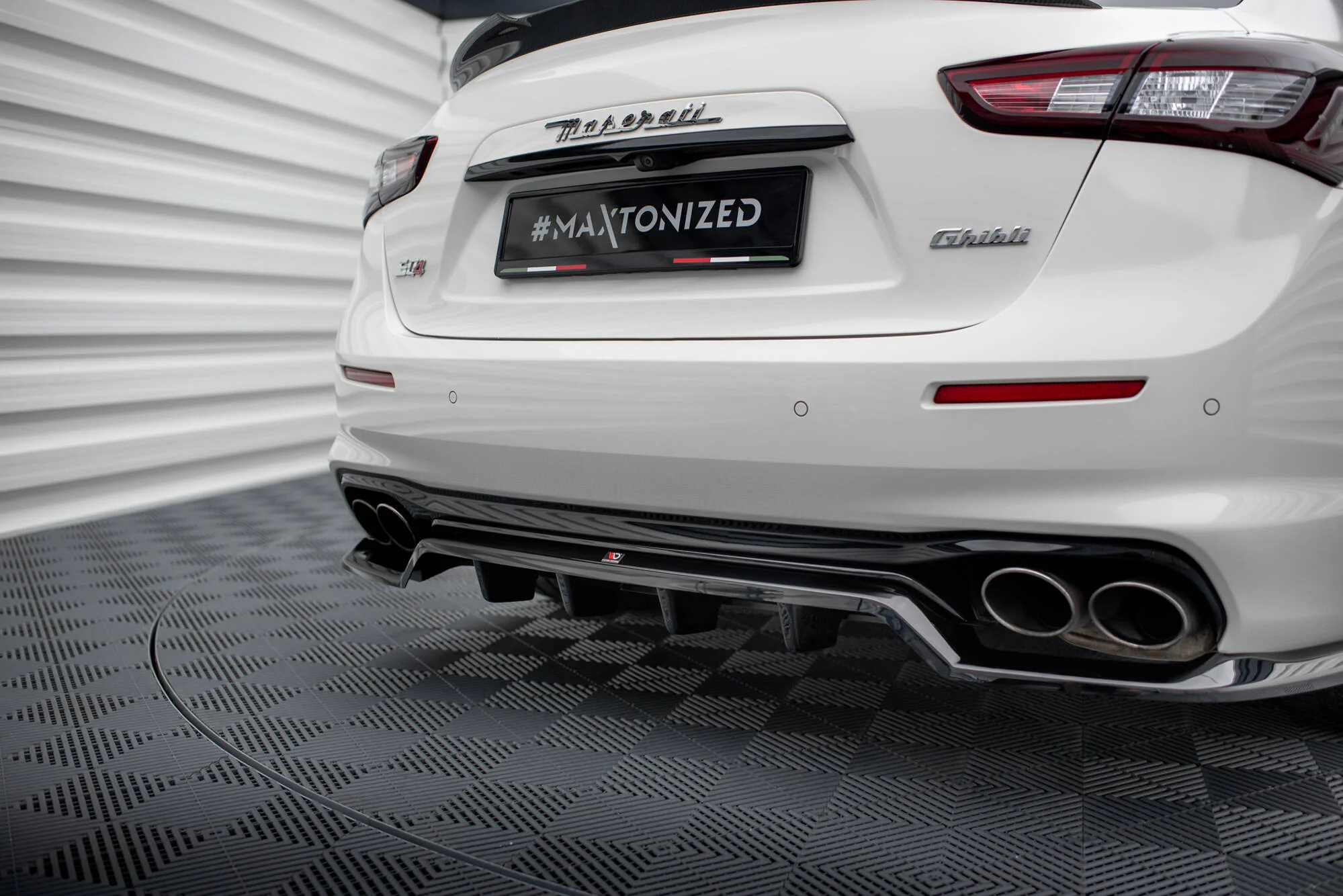 Rear Splitter (with vertical bars) Maserati Ghibli Mk3 Facelift - Image 4