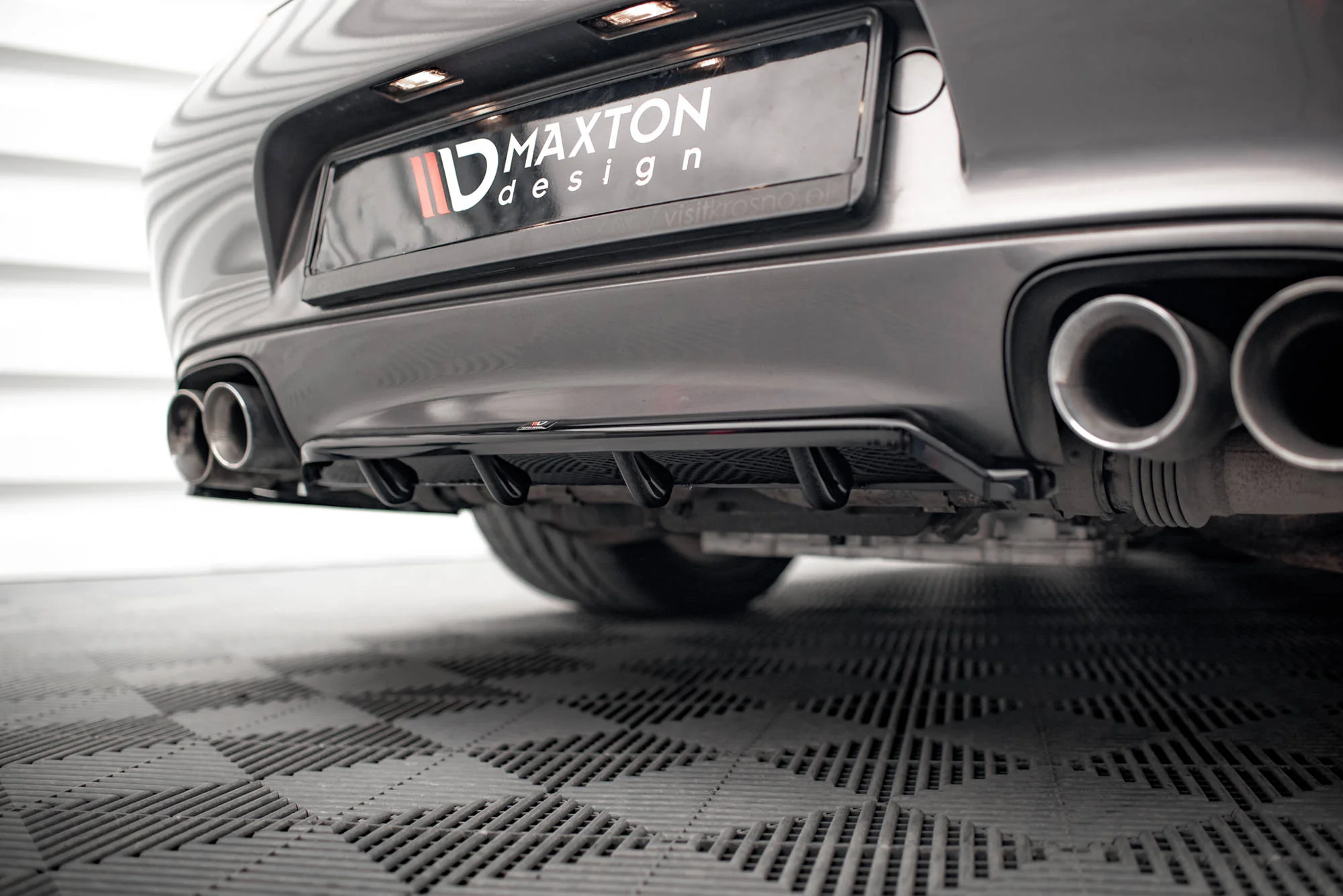Rear Splitter (with vertical bars) Porsche 911 Carrera / Carrera GTS 997 Facelift - Image 3
