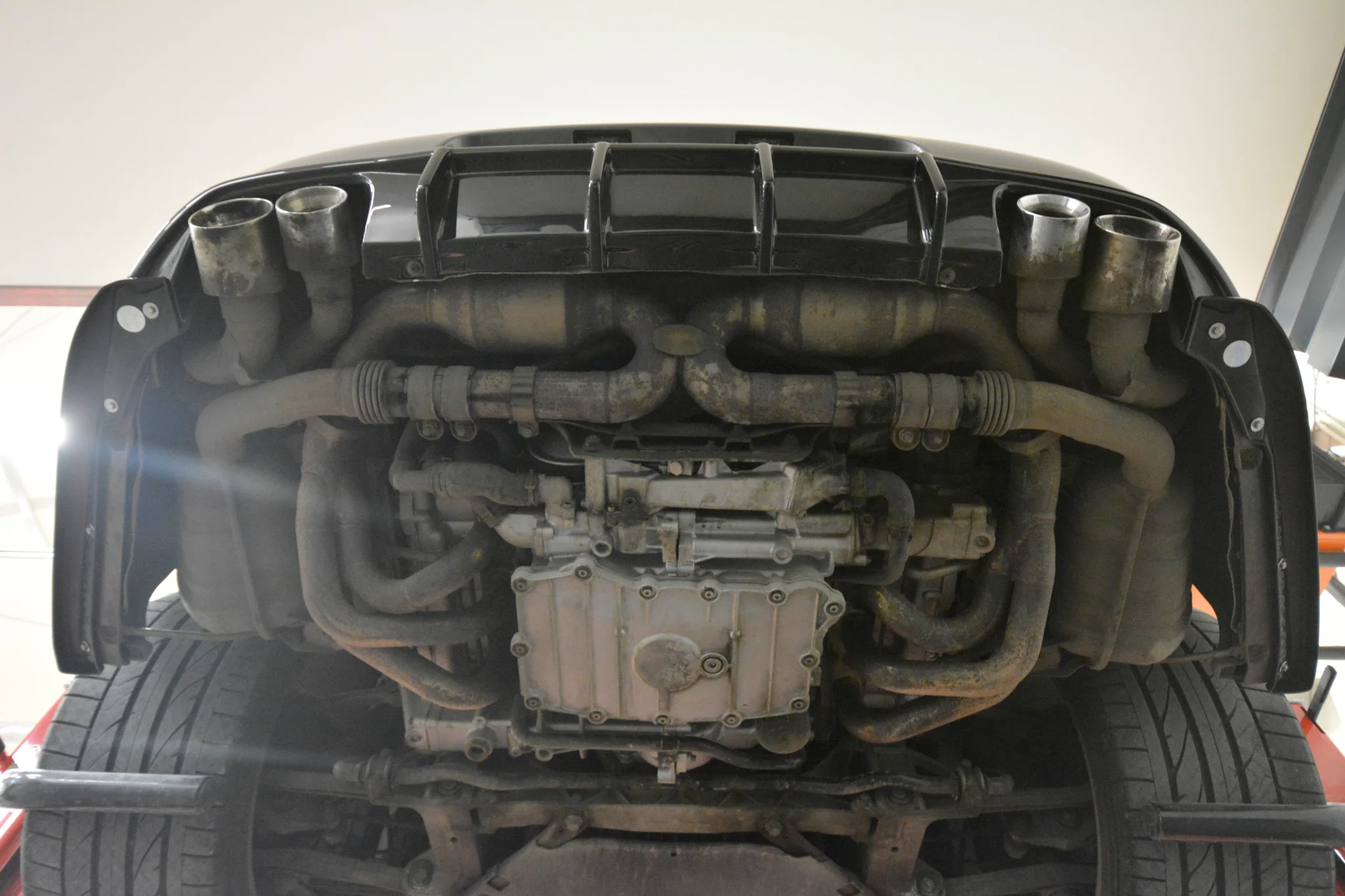 Rear Splitter (with vertical bars) Porsche 911 Carrera / Carrera GTS 997 Facelift - Image 7