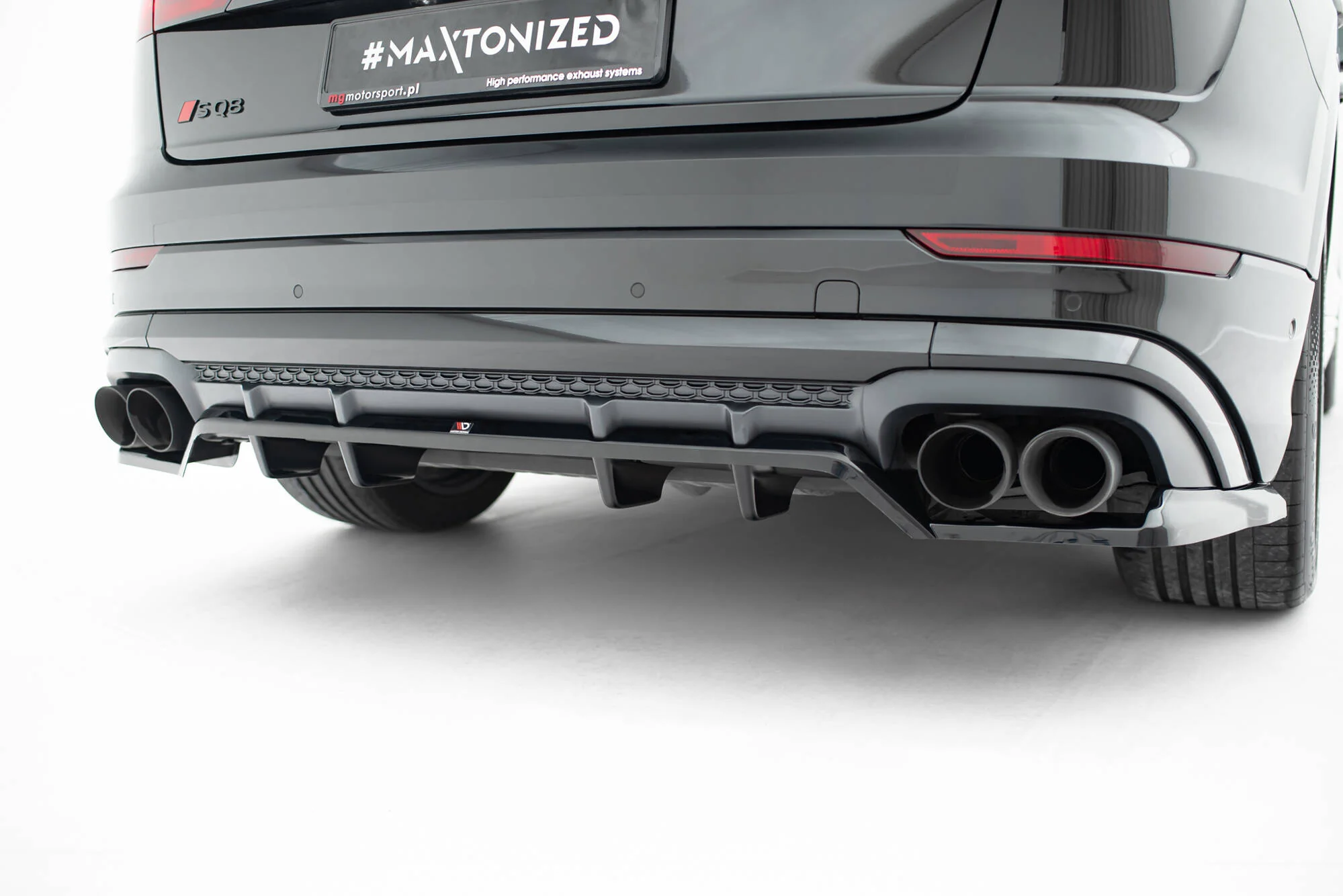 Rear Splitter (with vertical bars) V.2 Audi SQ8 / Q8 S-Line Mk1 Facelift - Image 3