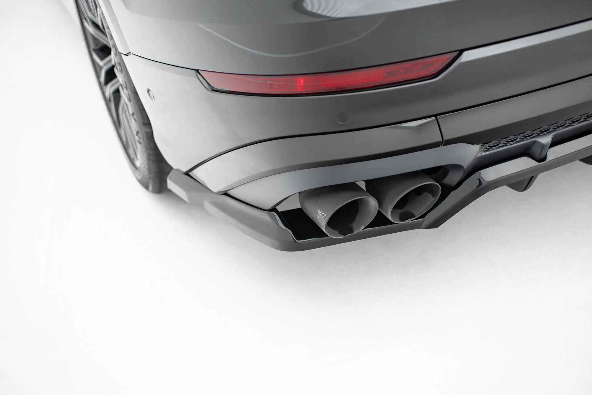 Rear Splitter (with vertical bars) V.2 Audi SQ8 / Q8 S-Line Mk1 Facelift - Image 5