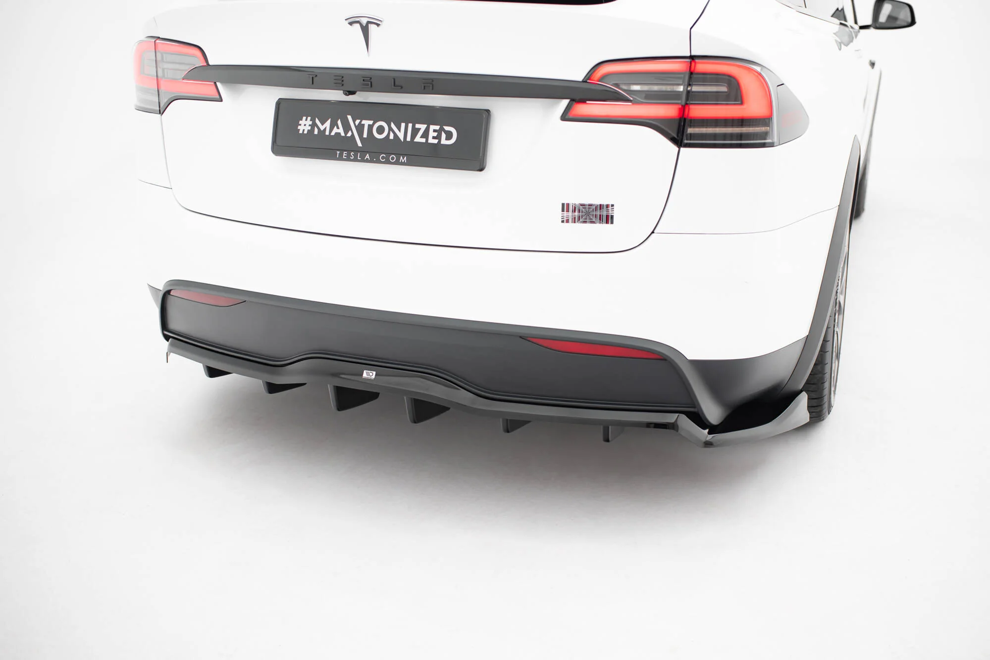 REAR SPLITTER (WITH VERTICAL BARS) V.2 TESLA MODEL X MK1 FACELIFT - Image 2