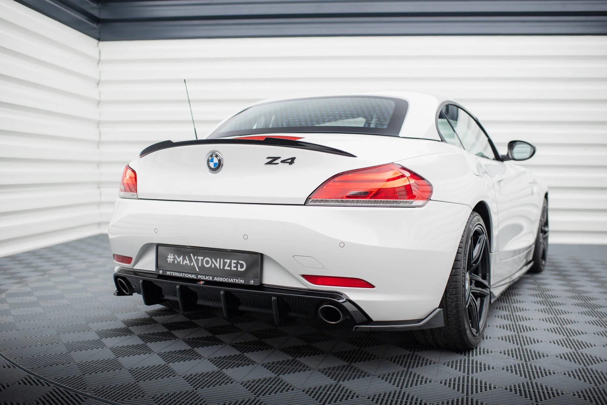 REAR VALANCE BMW Z4 E89 - Image 5