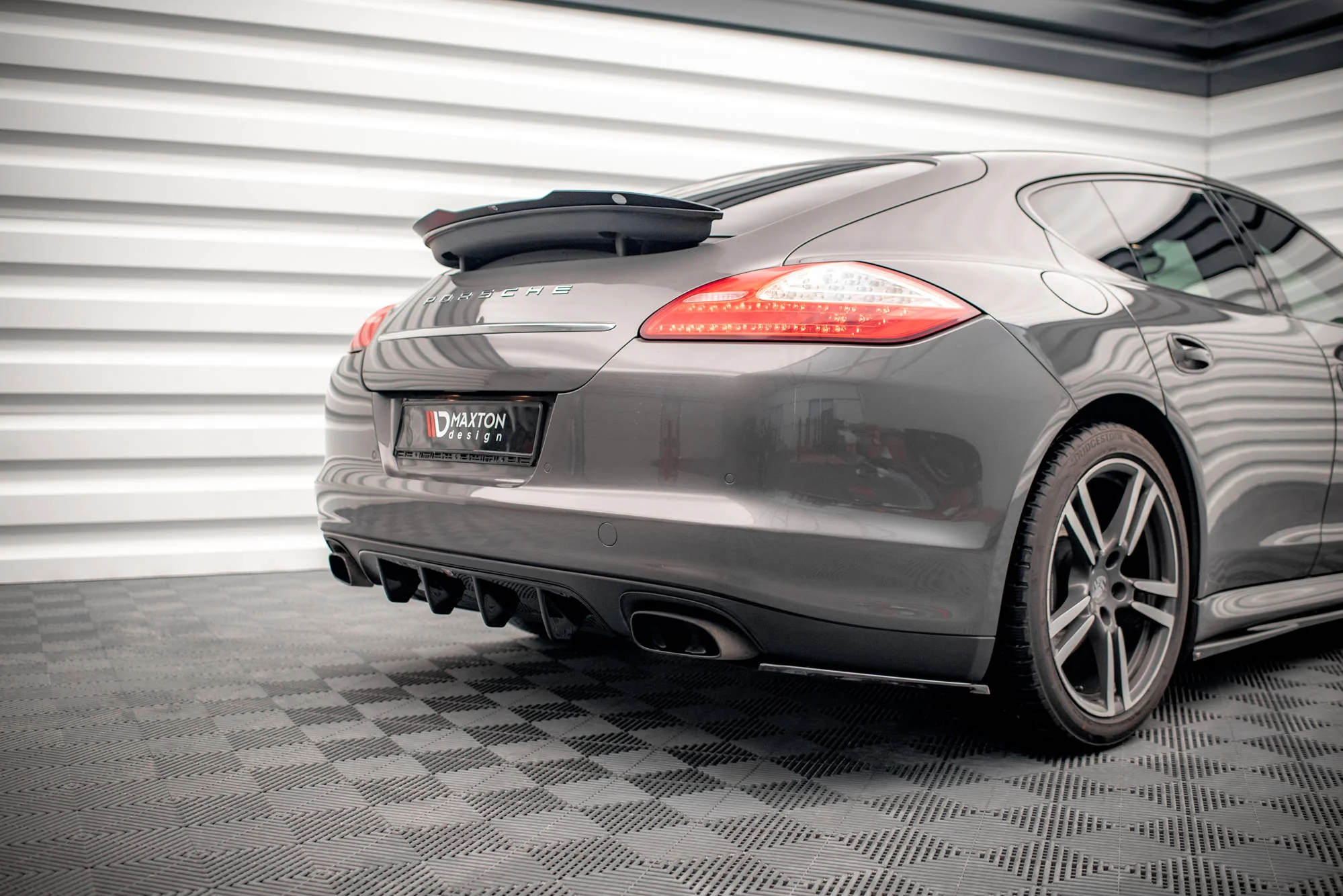 REAR VALANCE PORSCHE PANAMERA / PANAMERA DIESEL 970 - Image 4