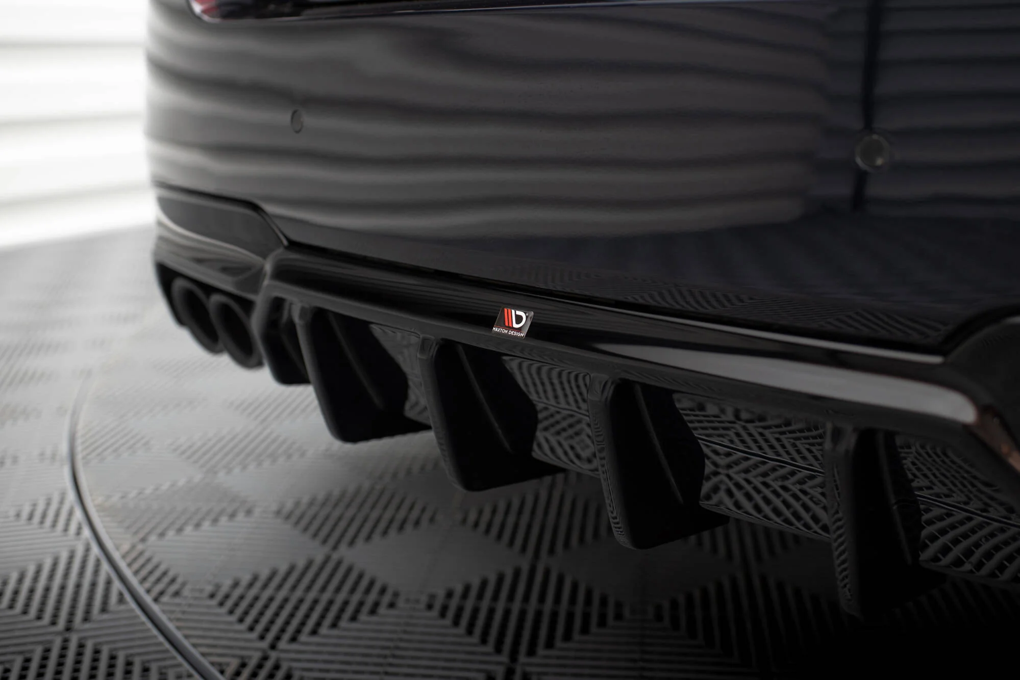 REAR VALANCE V.2 BMW 5 M-PACK F10 (VERSION WITH TWO DOUBLE EXHAUSTS) - Image 4