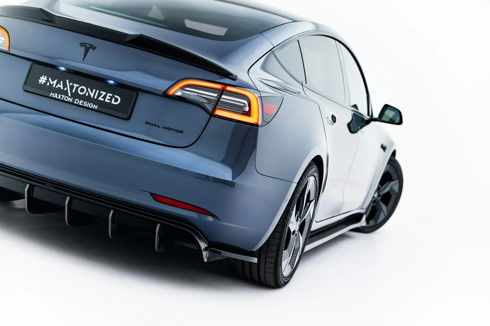 REAR VALANCE V.2 TESLA MODEL 3 - Image 4