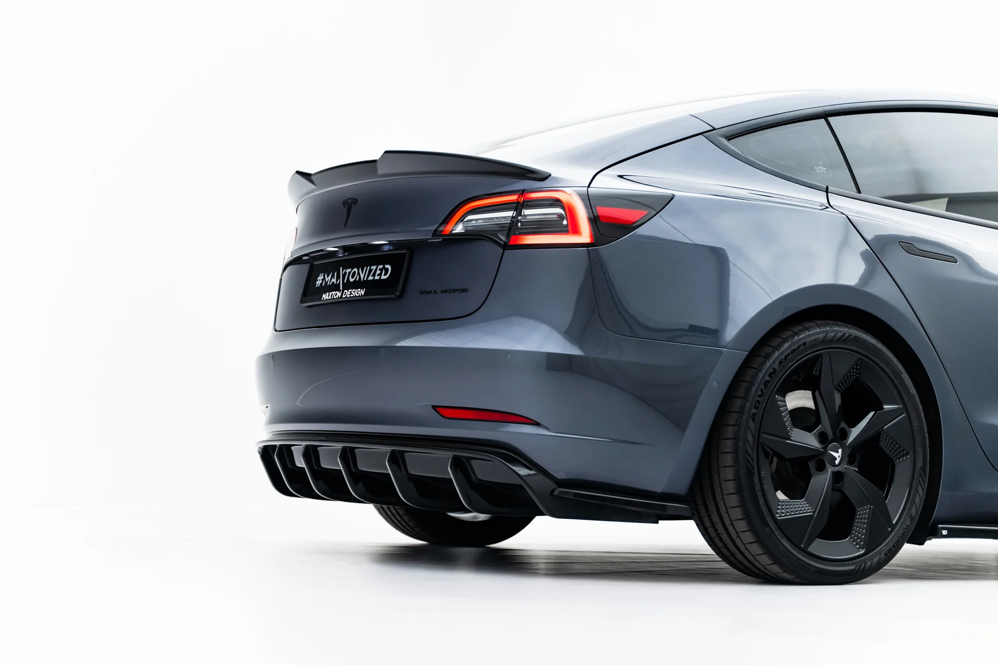 REAR VALANCE V.2 TESLA MODEL 3 - Image 5