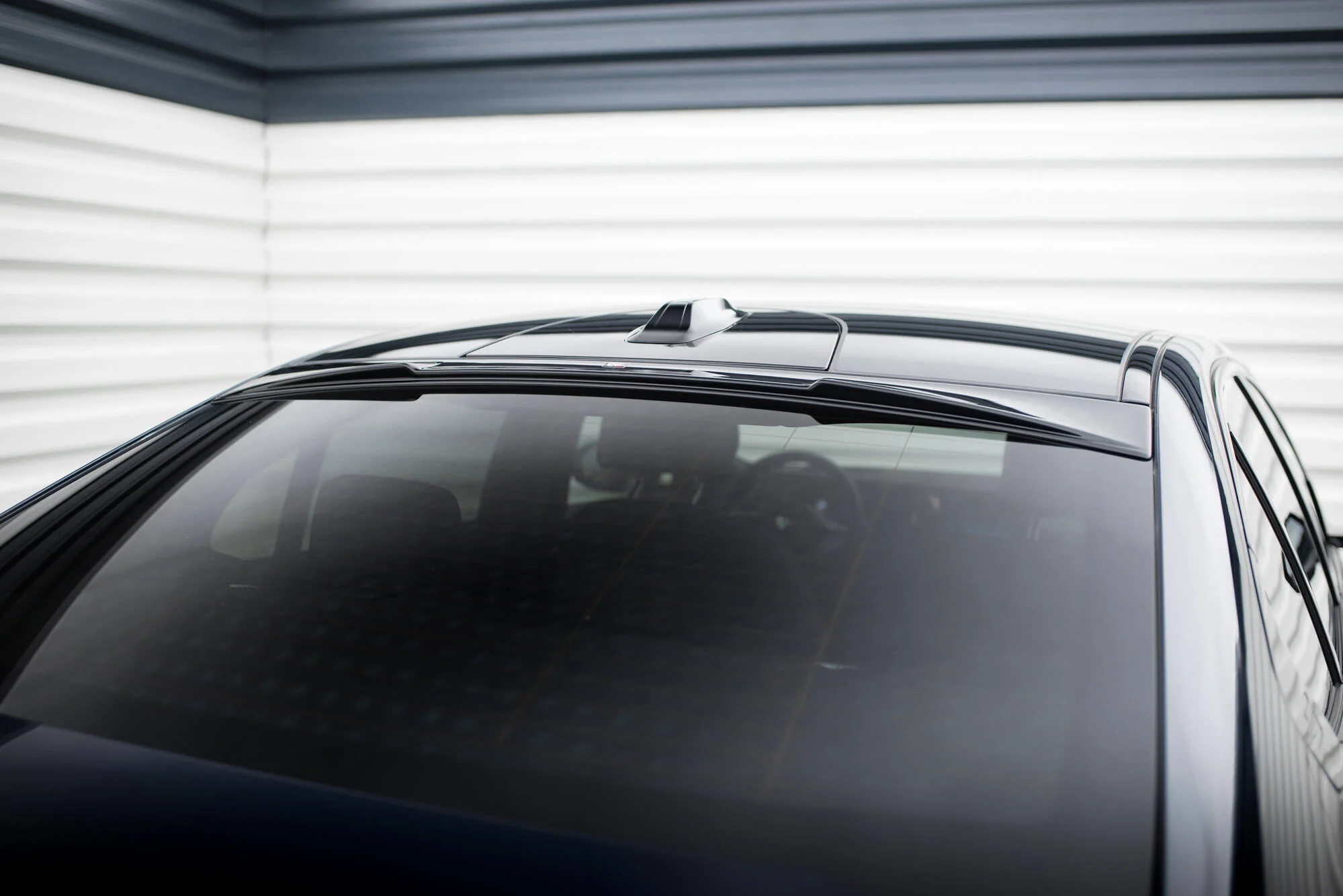 REAR WINDOW EXTENSION BMW 5 M-PACK G60 - Image 4