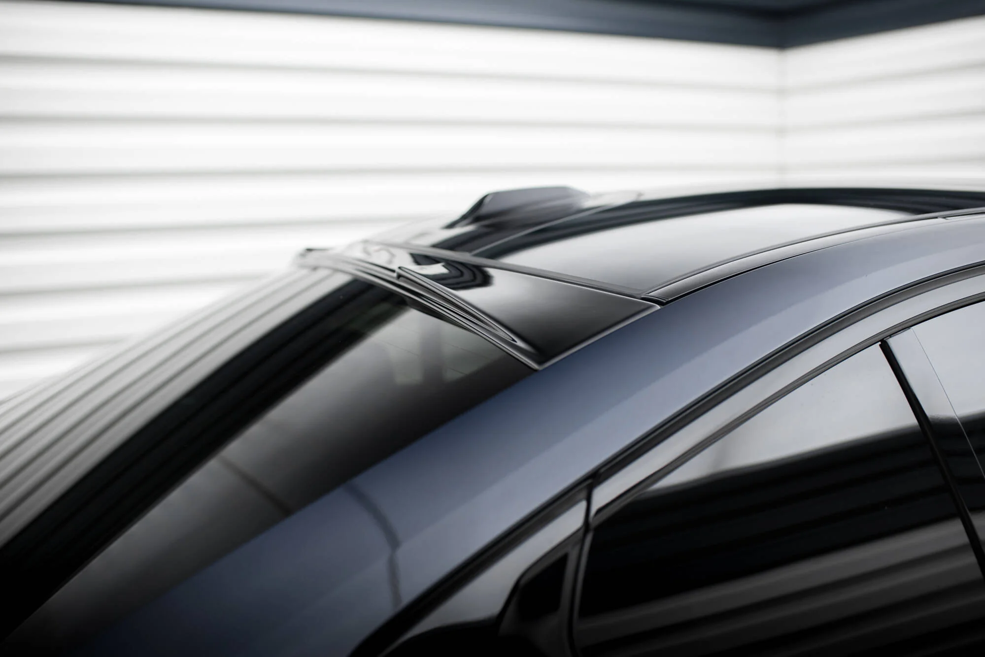 REAR WINDOW EXTENSION BMW 5 M-PACK G60 - Image 5