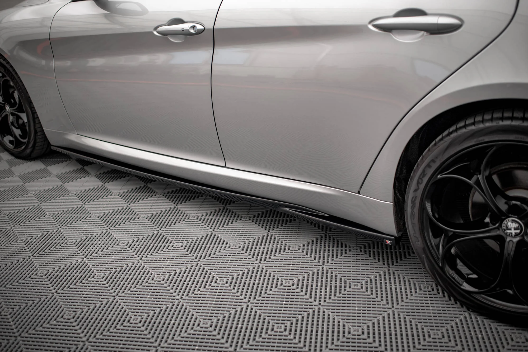 SIDE SKIRTS DIFFUSERS ALFA ROMEO GIULIA SPORT - Image 4