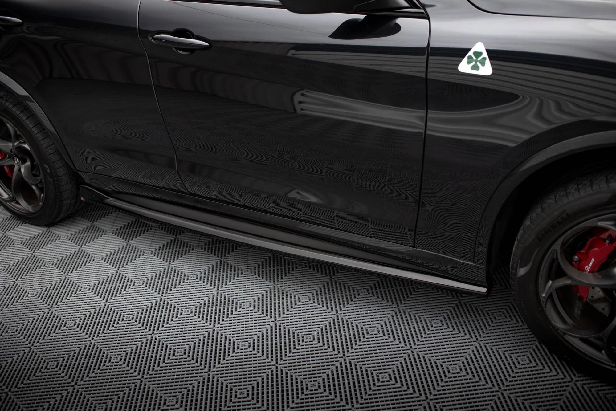 SIDE SKIRTS DIFFUSERS ALFA ROMEO STELVIO QUADRIFOGLIO MK1 - Image 4