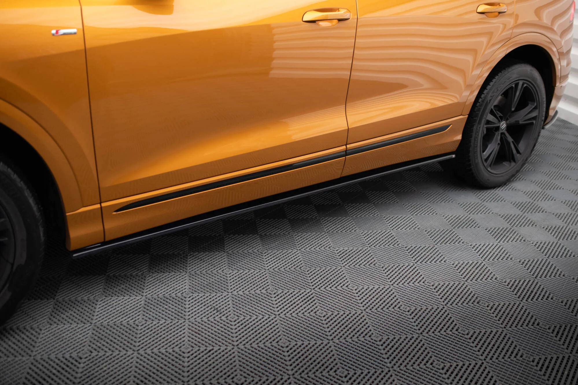 SIDE SKIRTS DIFFUSERS AUDI Q8 S-LINE - Image 4