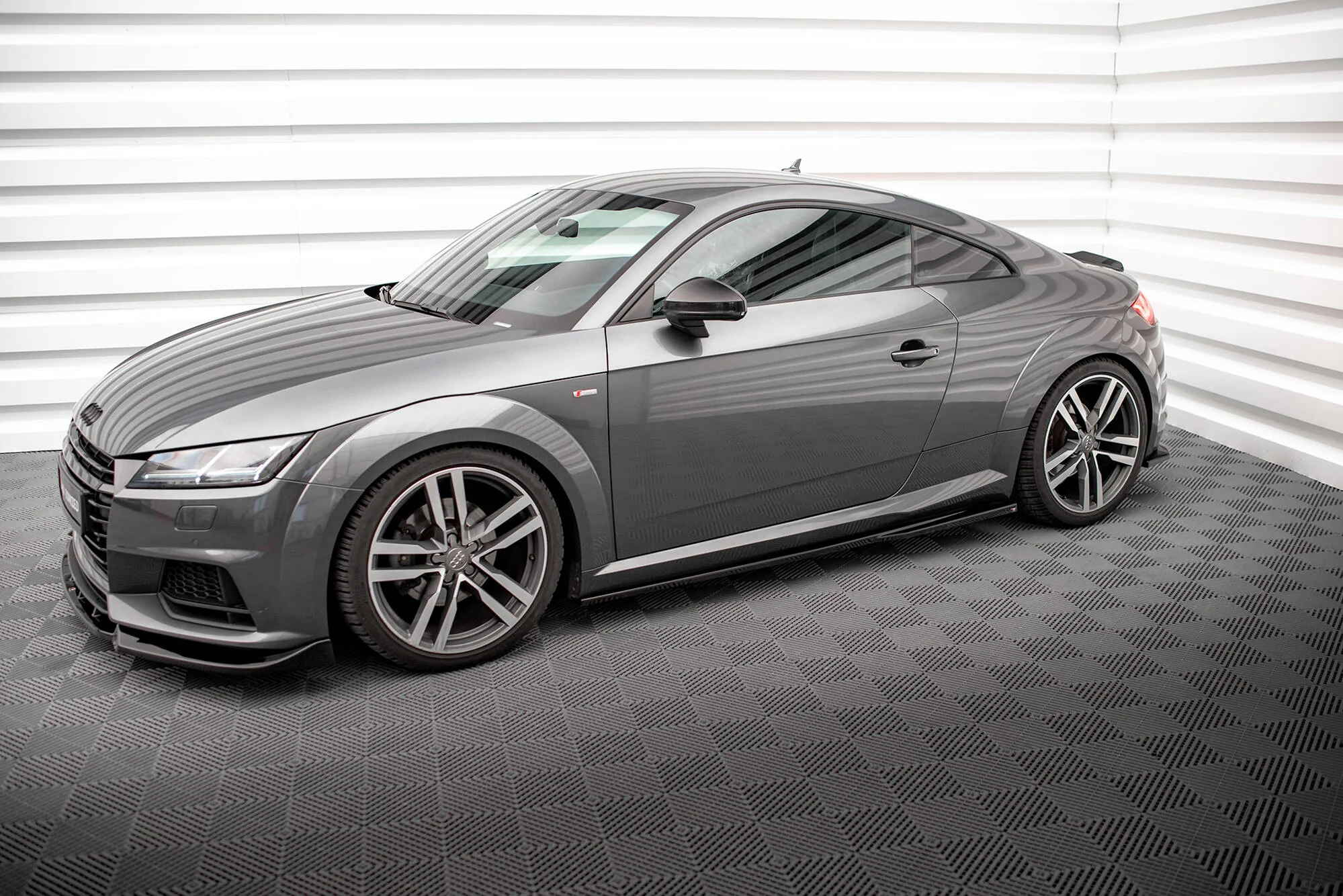 SIDE SKIRTS DIFFUSERS AUDI TT S-LINE 8S - Image 2