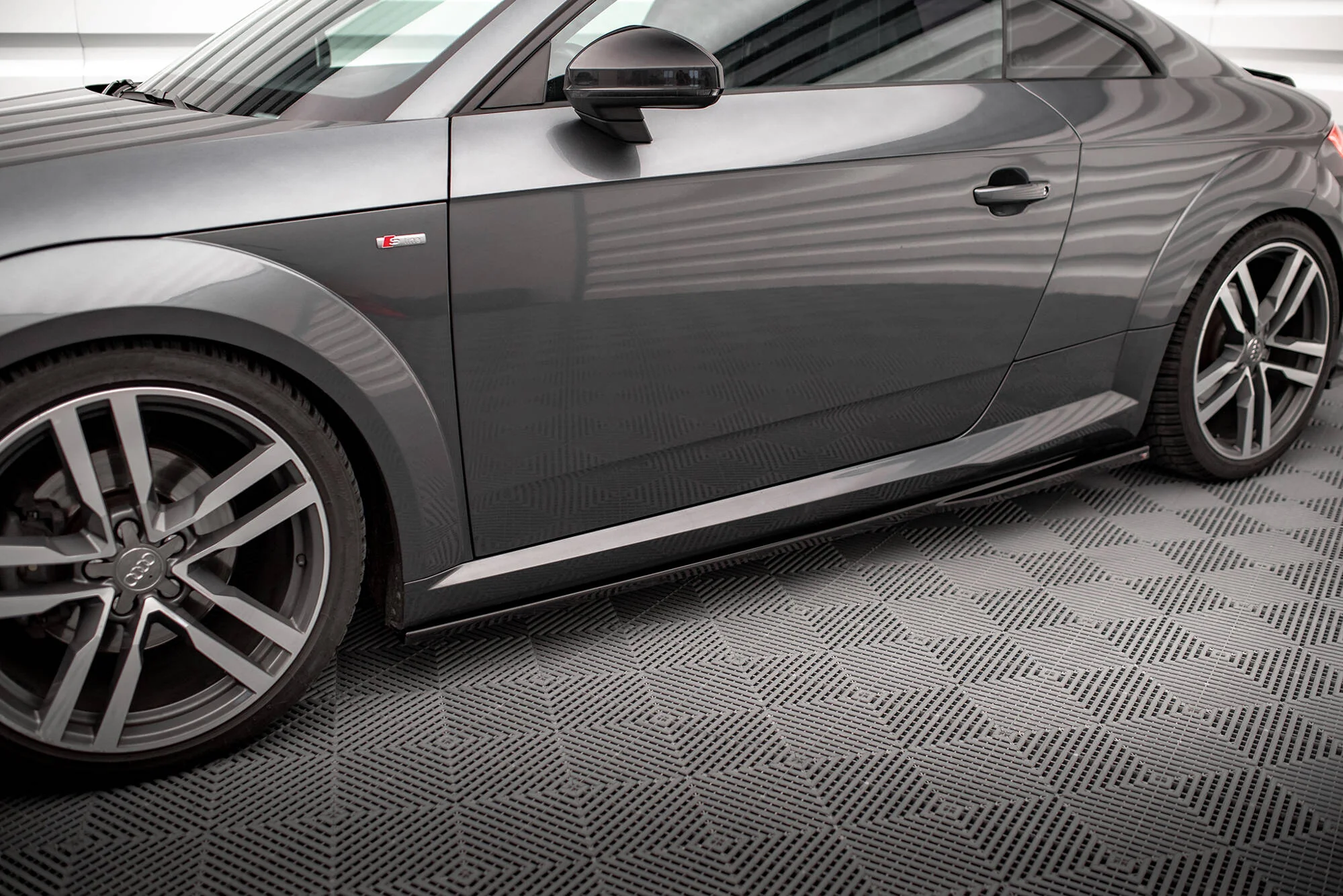 SIDE SKIRTS DIFFUSERS AUDI TT S-LINE 8S - Image 3