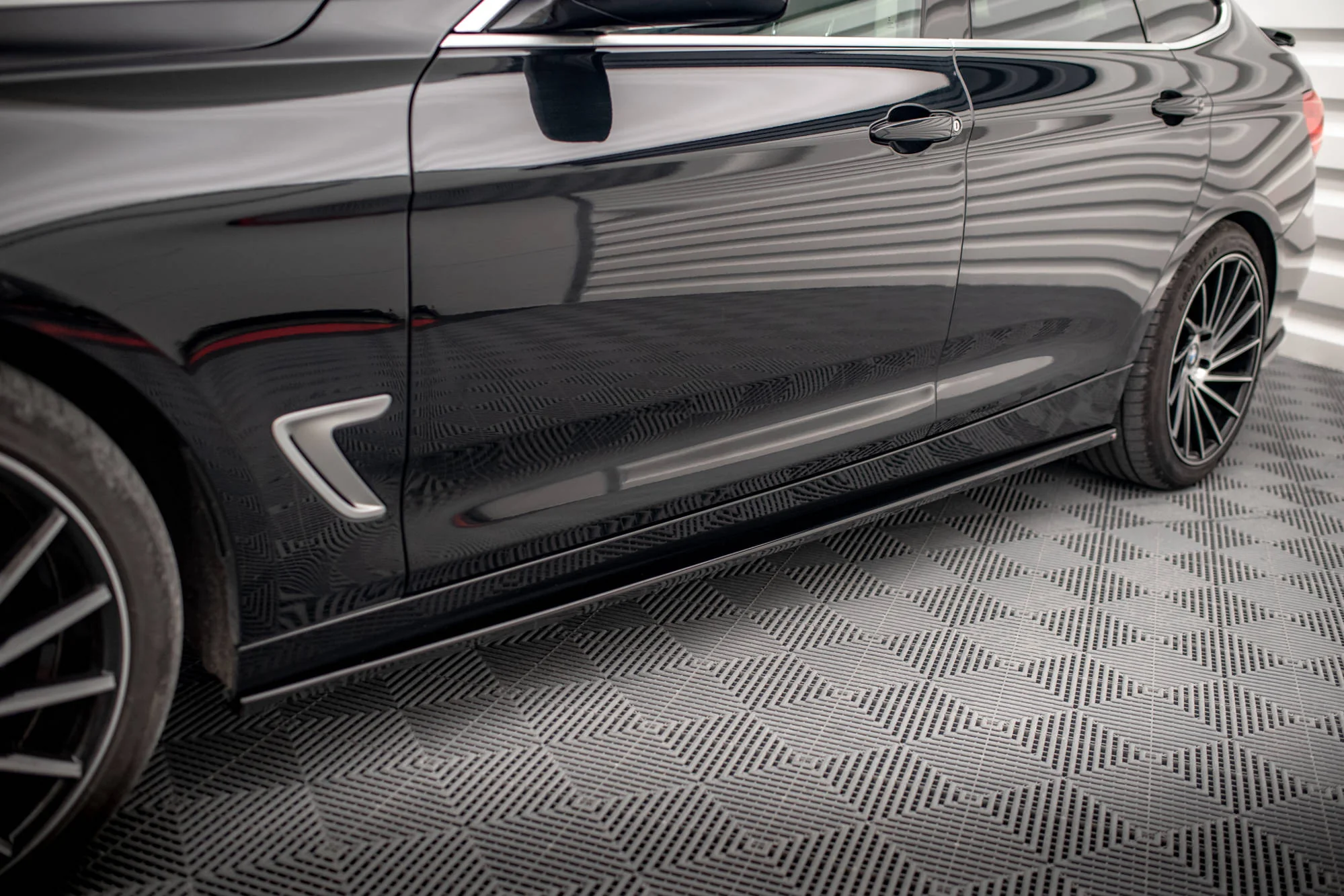 SIDE SKIRTS DIFFUSERS BMW 3 GT F34 - Image 4