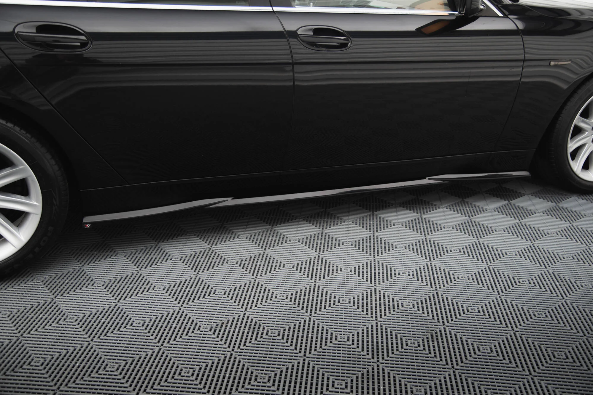 Side Skirts Diffusers BMW 7 E65 - Image 2