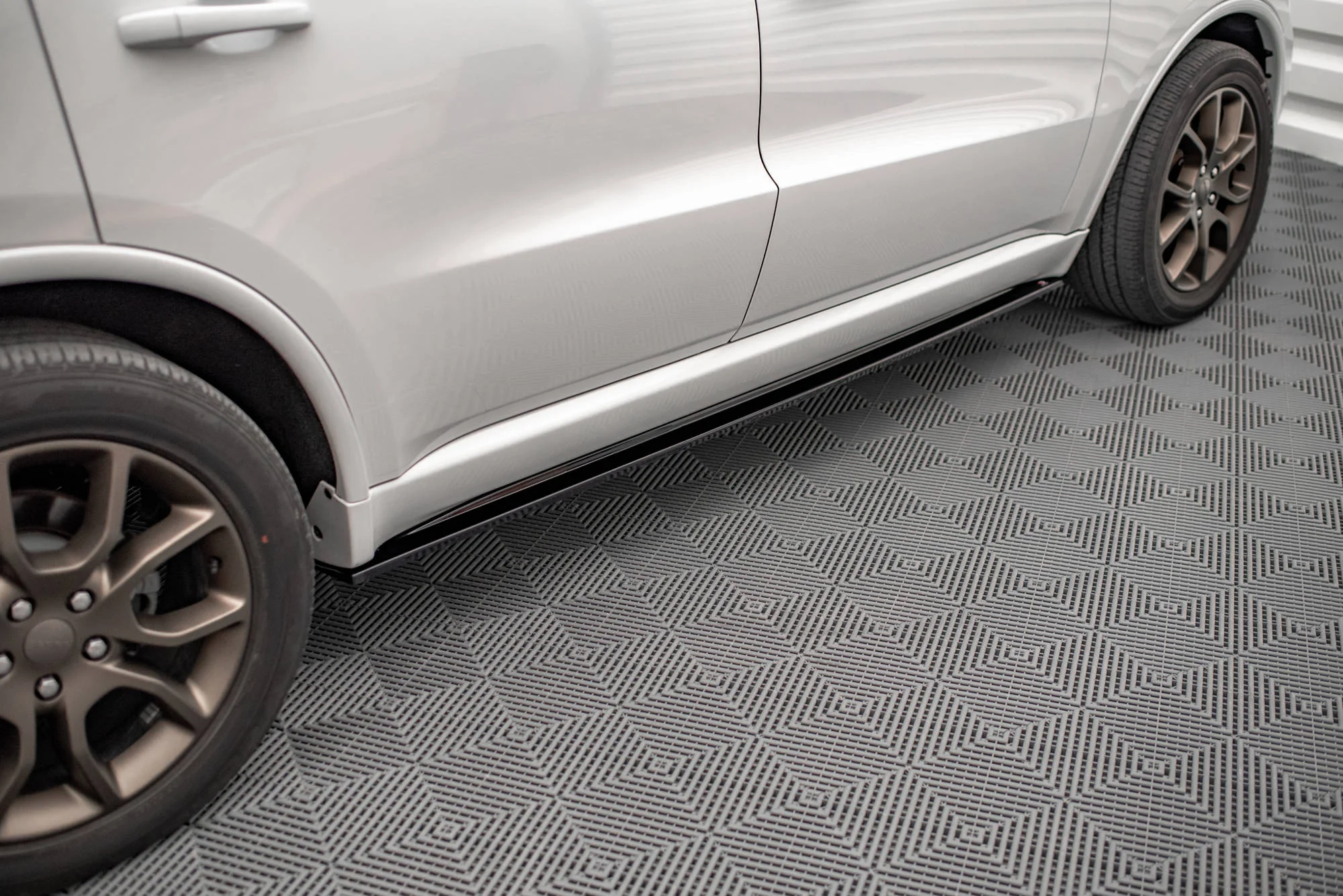 SIDE SKIRTS DIFFUSERS DODGE DURANGO RT MK3 - Image 2