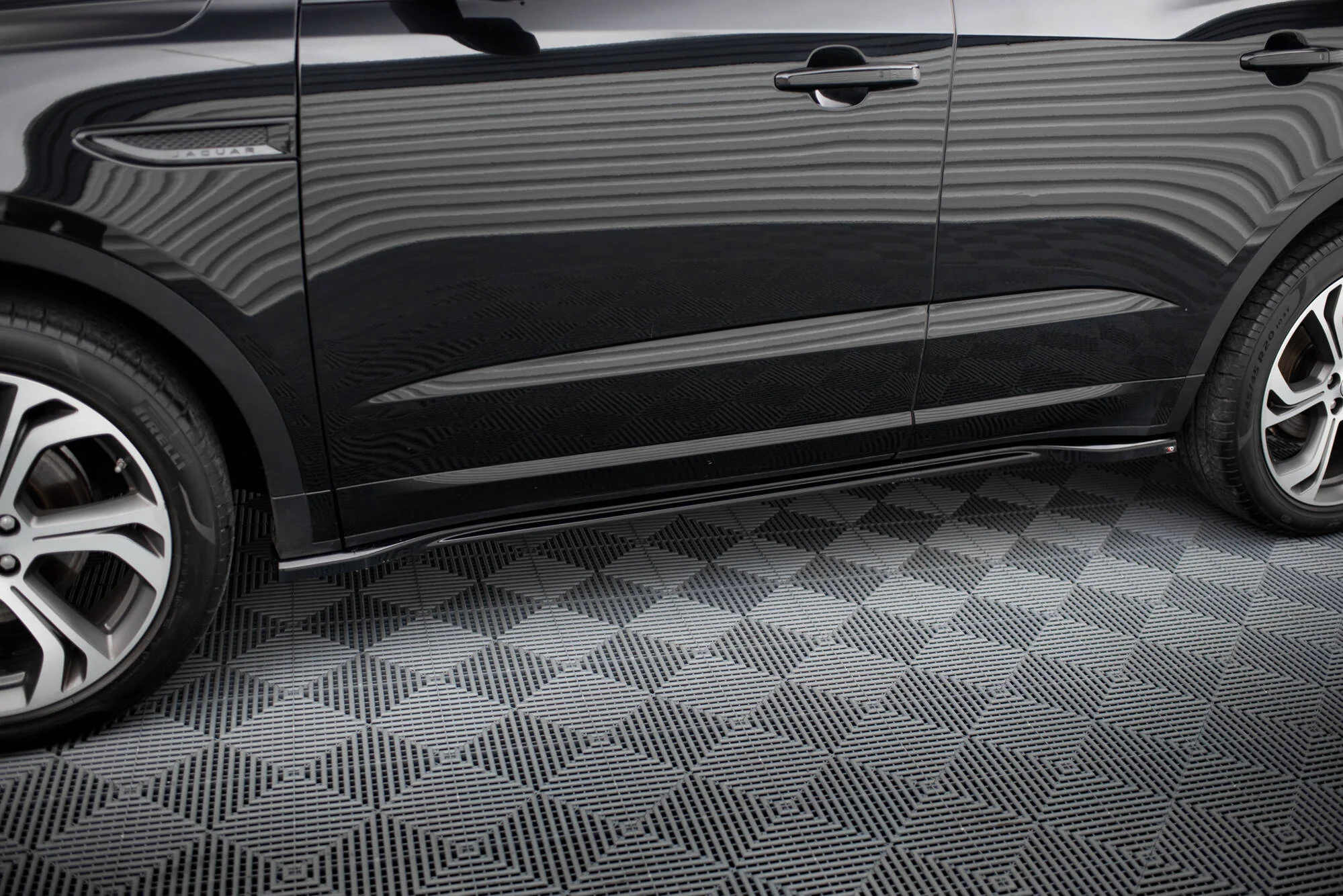SIDE SKIRTS DIFFUSERS JAGUAR E-PACE R-DYNAMIC MK1 - Image 3