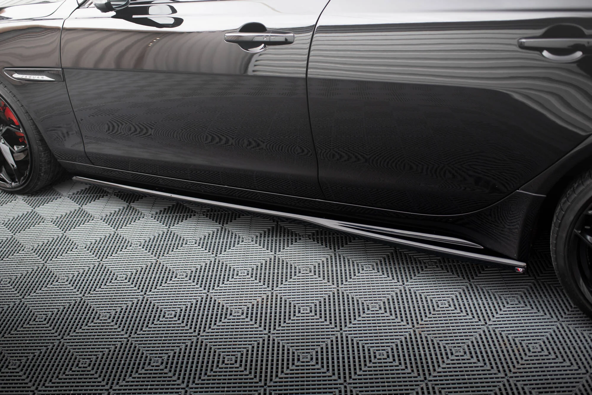 SIDE SKIRTS DIFFUSERS JAGUAR XE X760 FACELIFT - Image 2