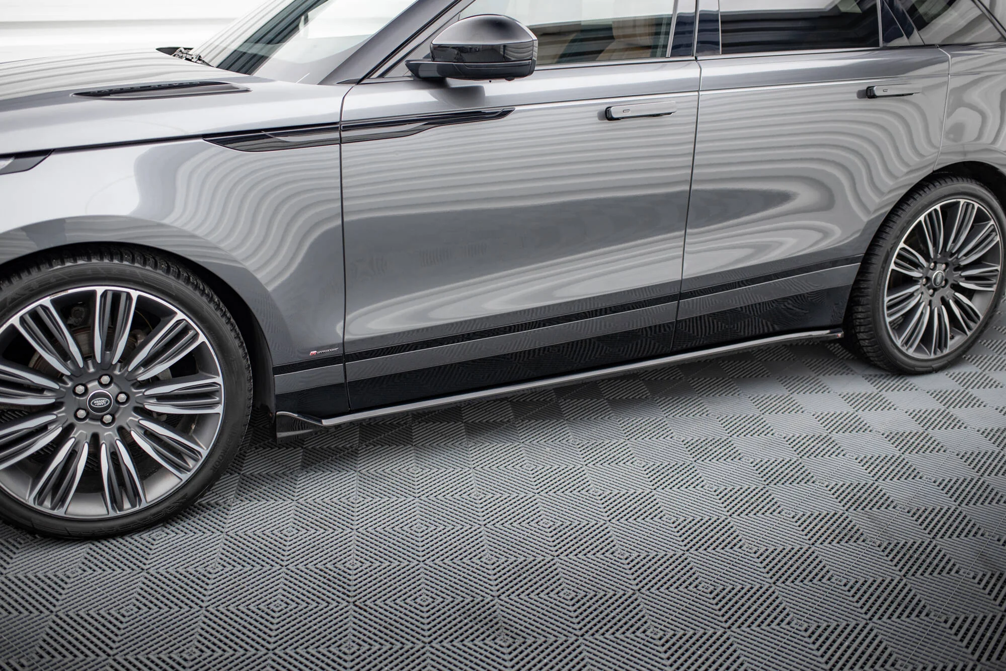 Side Skirts Diffusers Land Rover Range Rover Velar R-Dynamic Mk1 - Image 3