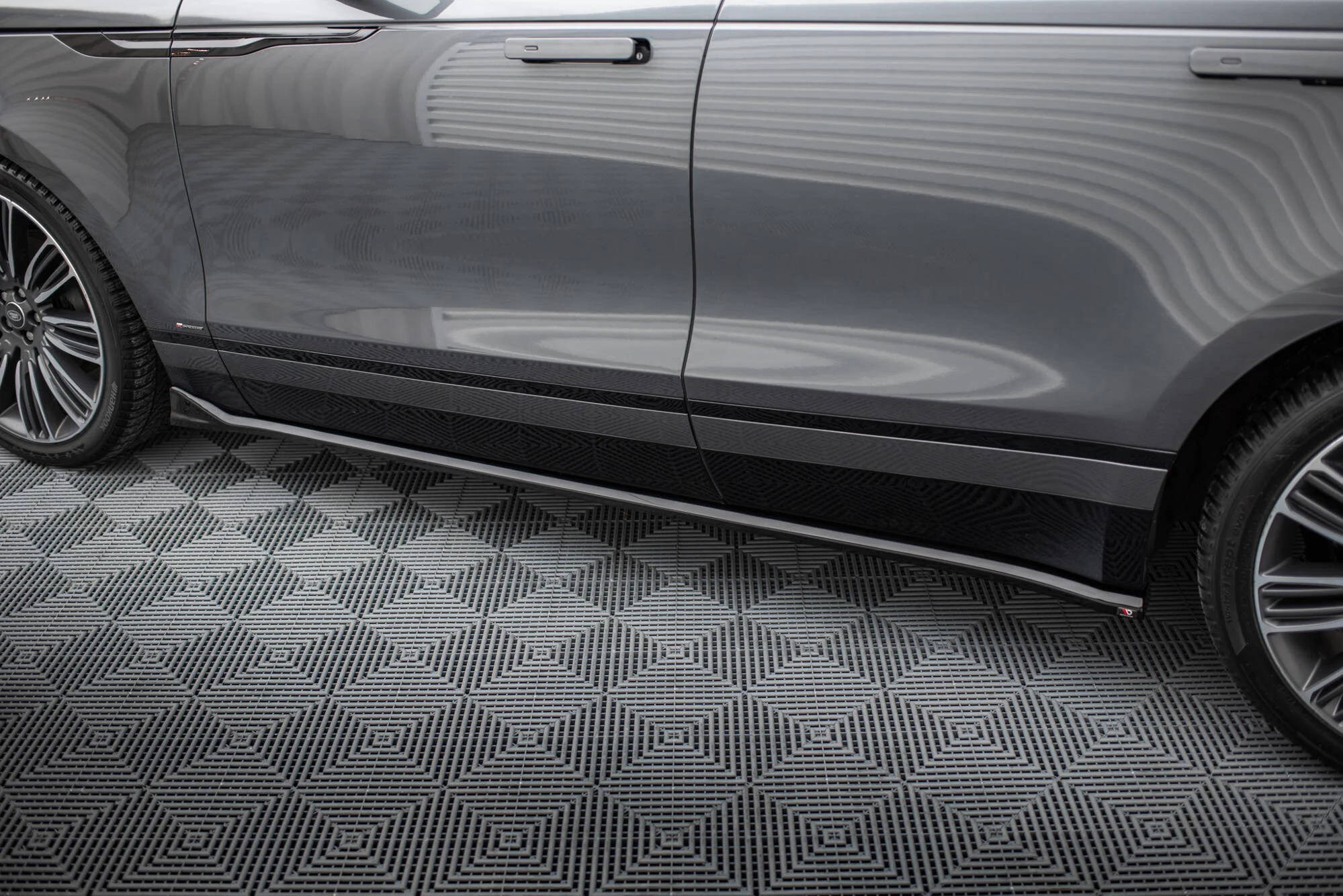 Side Skirts Diffusers Land Rover Range Rover Velar R-Dynamic Mk1 - Image 4