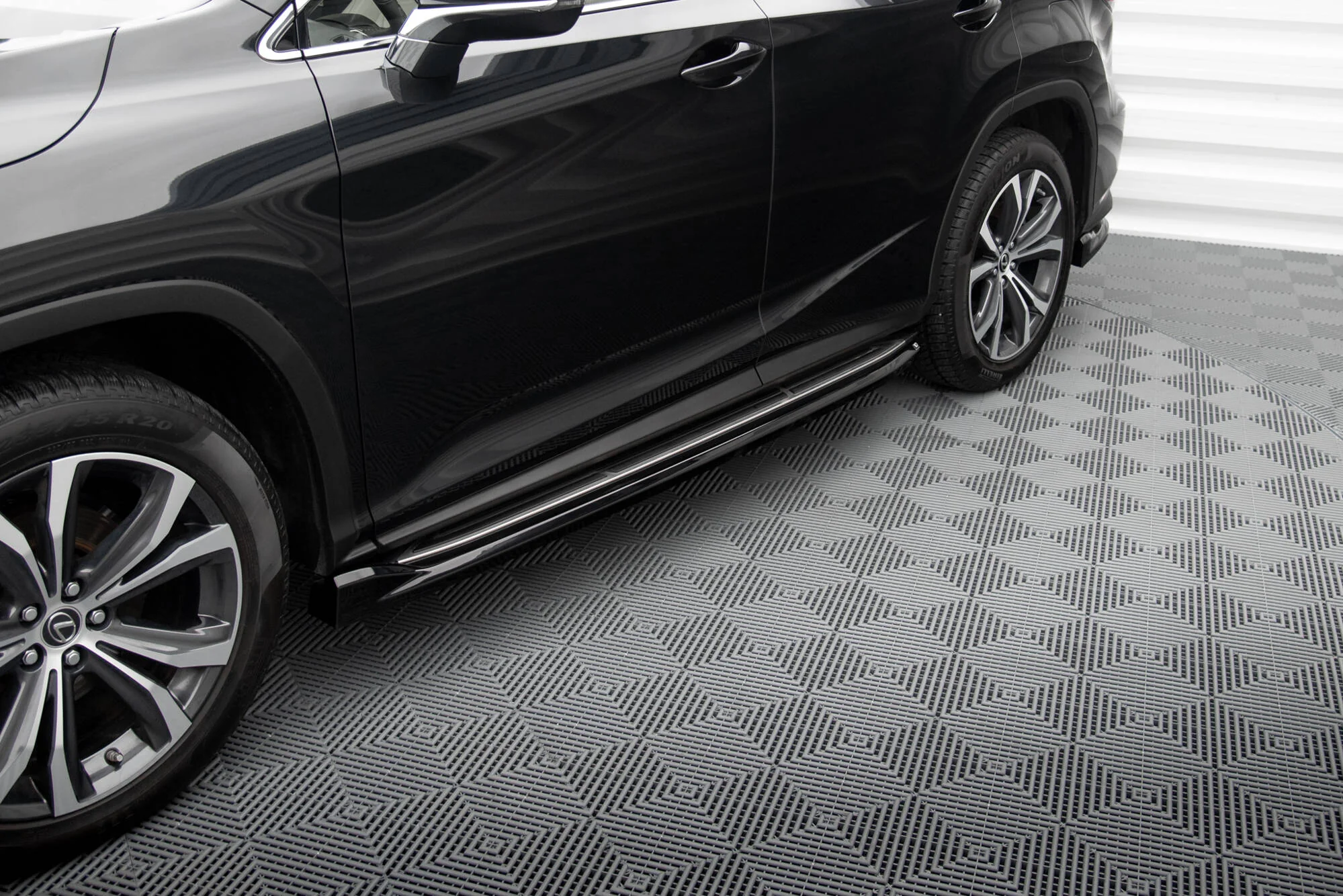 SIDE SKIRTS DIFFUSERS LEXUS RX MK4 FACELIFT (FOR RUNNING BOARDS) - Image 2