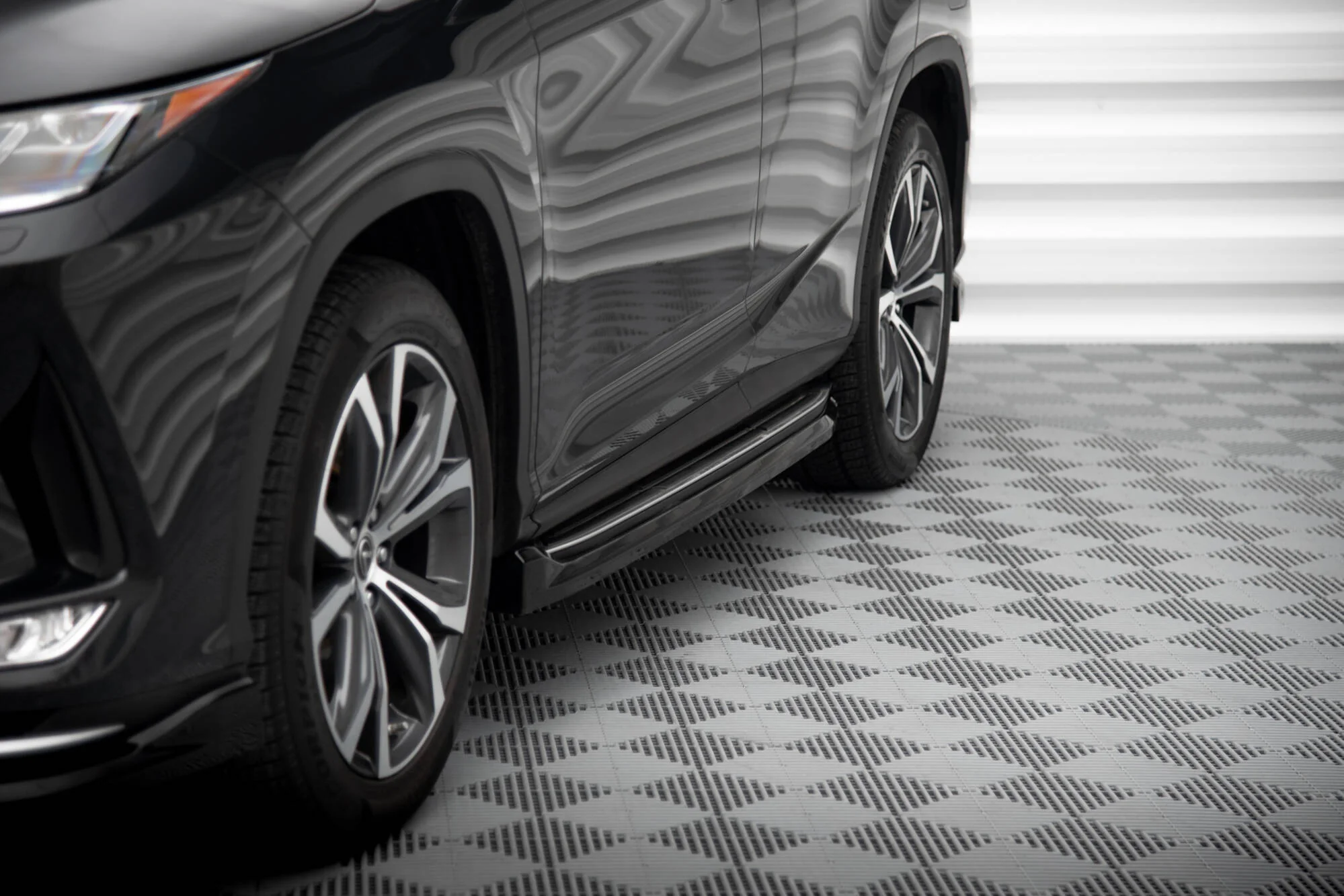 SIDE SKIRTS DIFFUSERS LEXUS RX MK4 FACELIFT (FOR RUNNING BOARDS) - Image 3