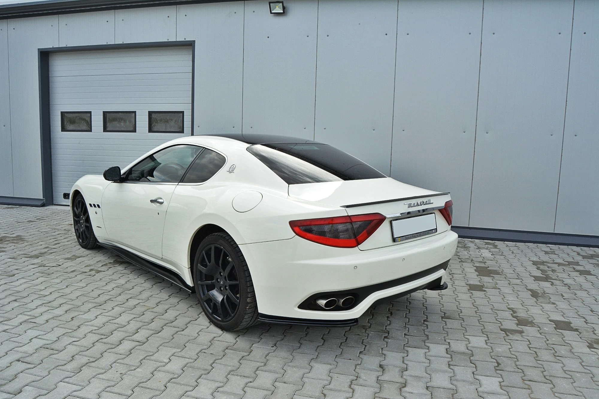SIDE SKIRTS DIFFUSERS MASERATI GRANTURISMO - Image 4