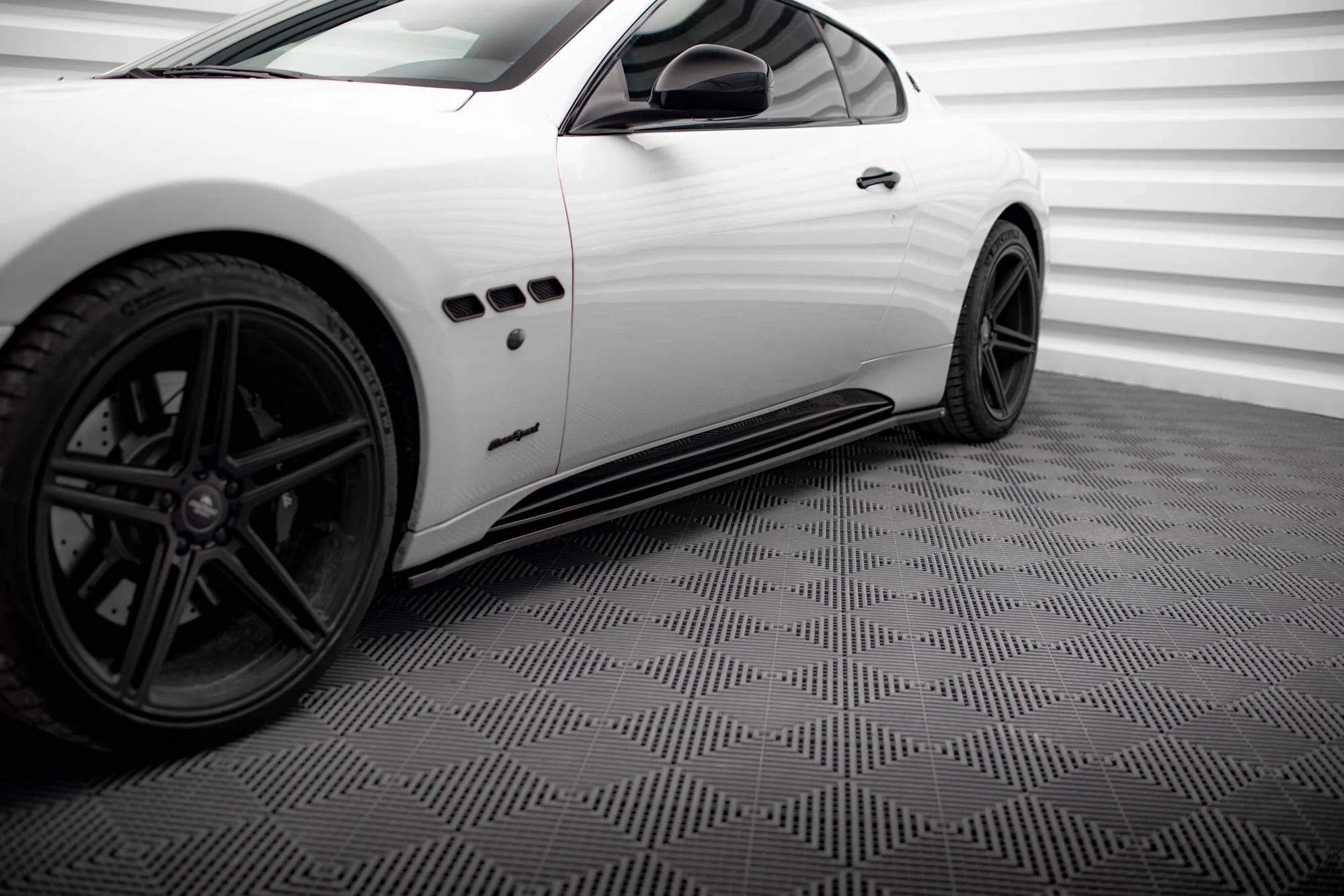 SIDE SKIRTS DIFFUSERS MASERATI GRANTURISMO S MK1 - Image 3