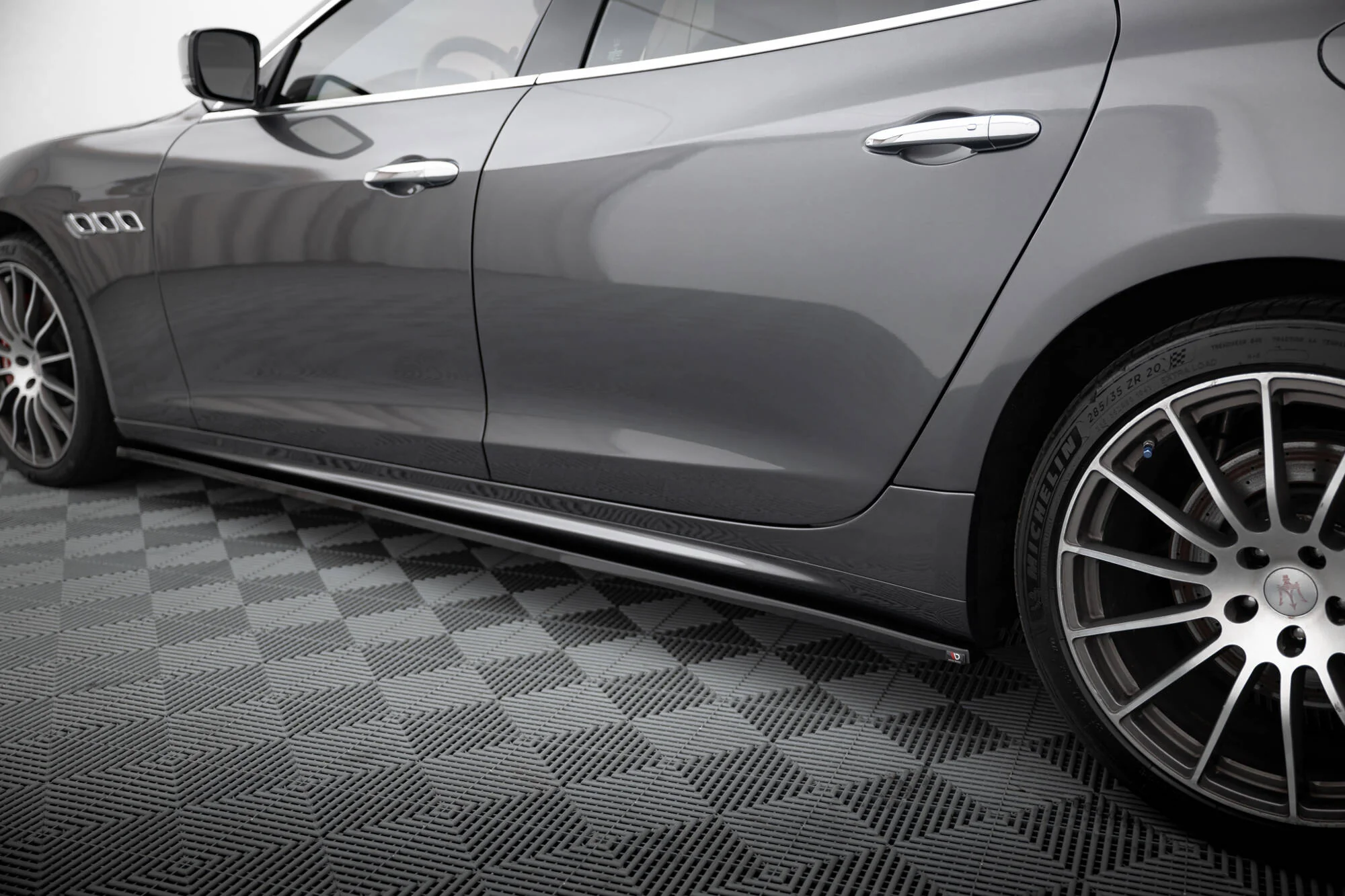 SIDE SKIRTS DIFFUSERS MASERATI QUATTROPORTE MK.6 PREFACE - Image 3
