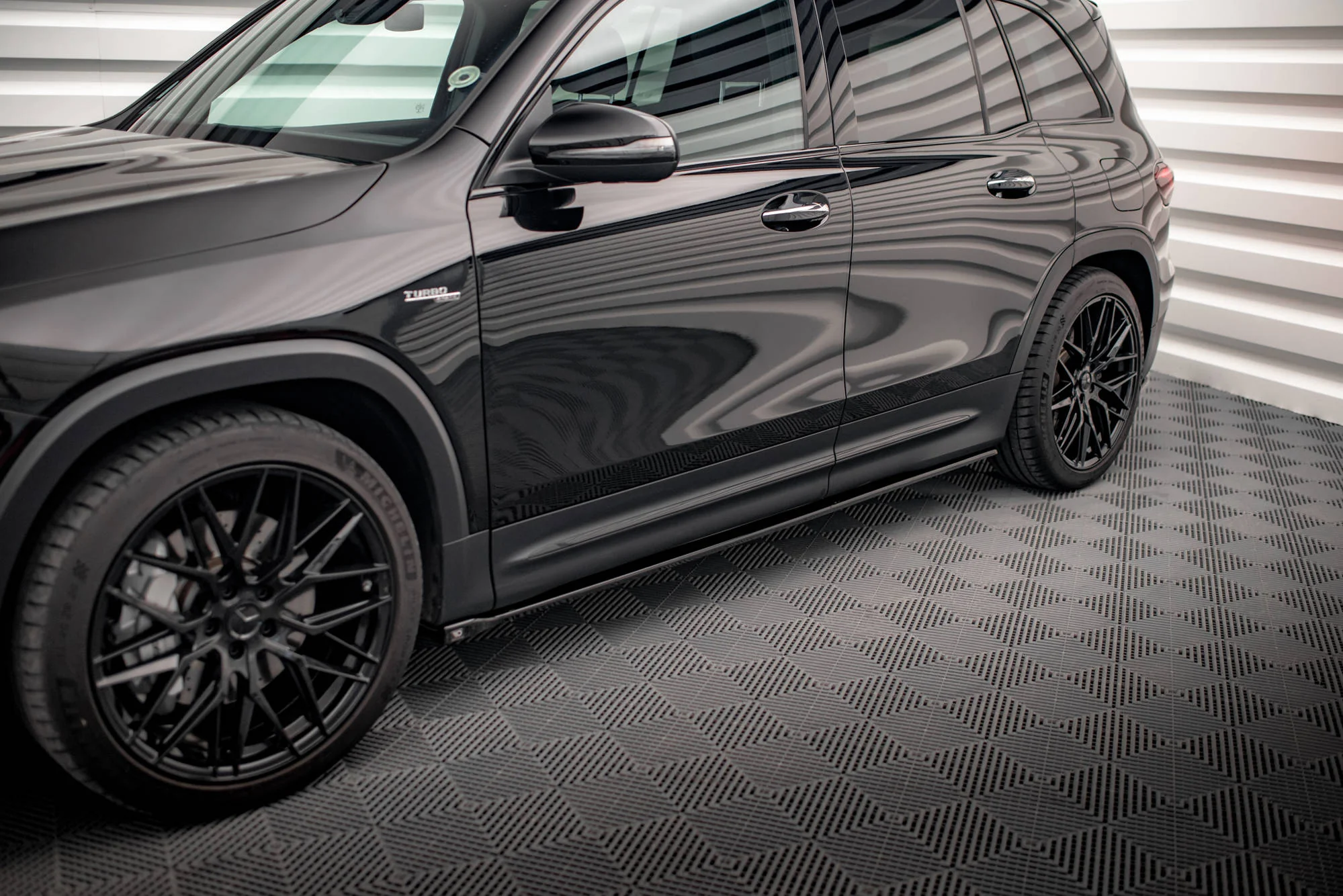 SIDE SKIRTS DIFFUSERS MERCEDES-AMG GLB 35 X247 - Image 3