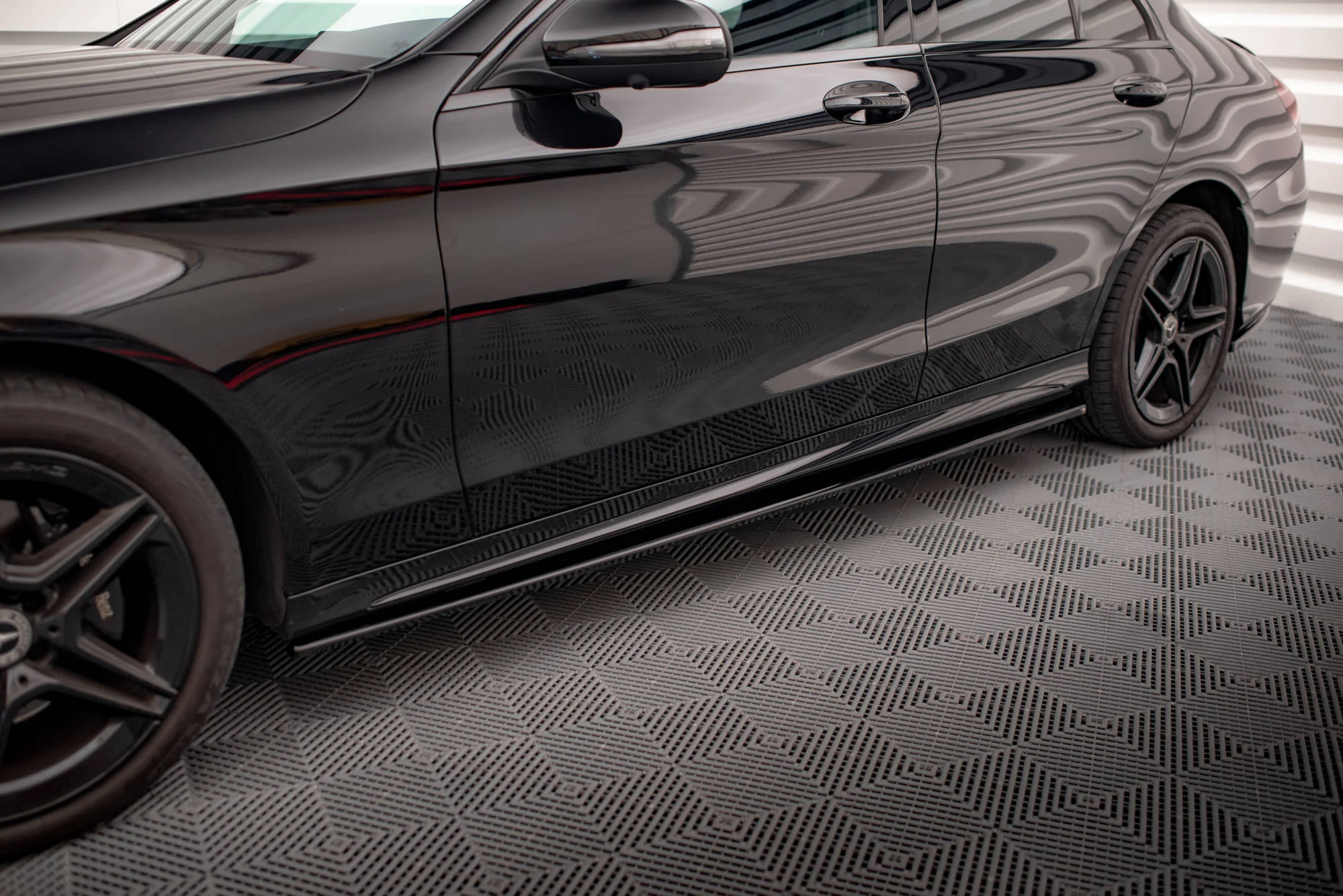 SIDE SKIRTS DIFFUSERS MERCEDES-BENZ C43 / C AMG-LINE SEDAN W205 FACELIFT - Image 2