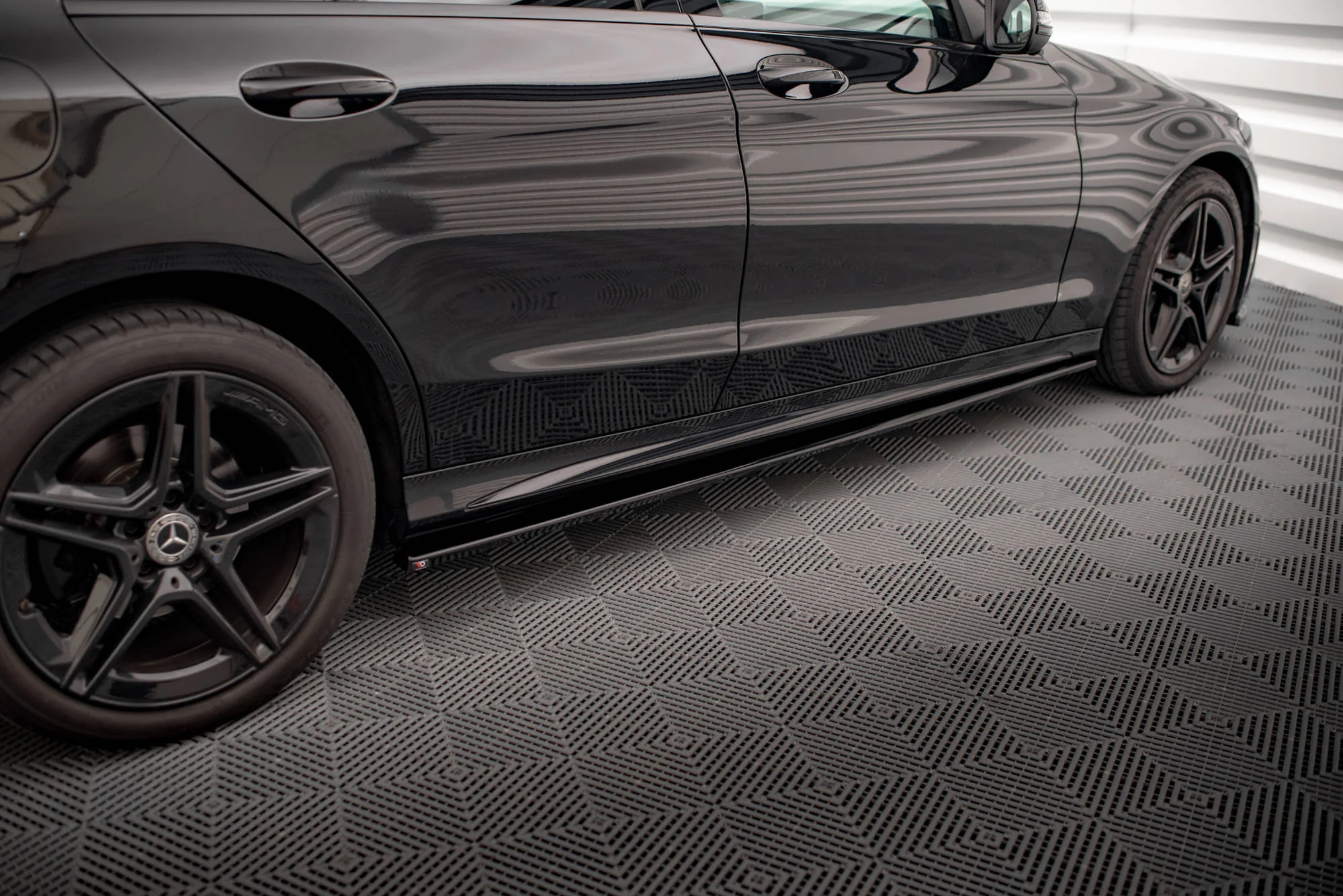 SIDE SKIRTS DIFFUSERS MERCEDES-BENZ C43 / C AMG-LINE SEDAN W205 FACELIFT - Image 4
