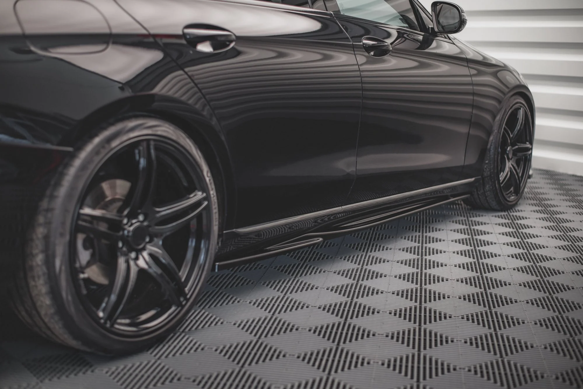 SIDE SKIRTS DIFFUSERS MERCEDES-BENZ E W213 - Image 2