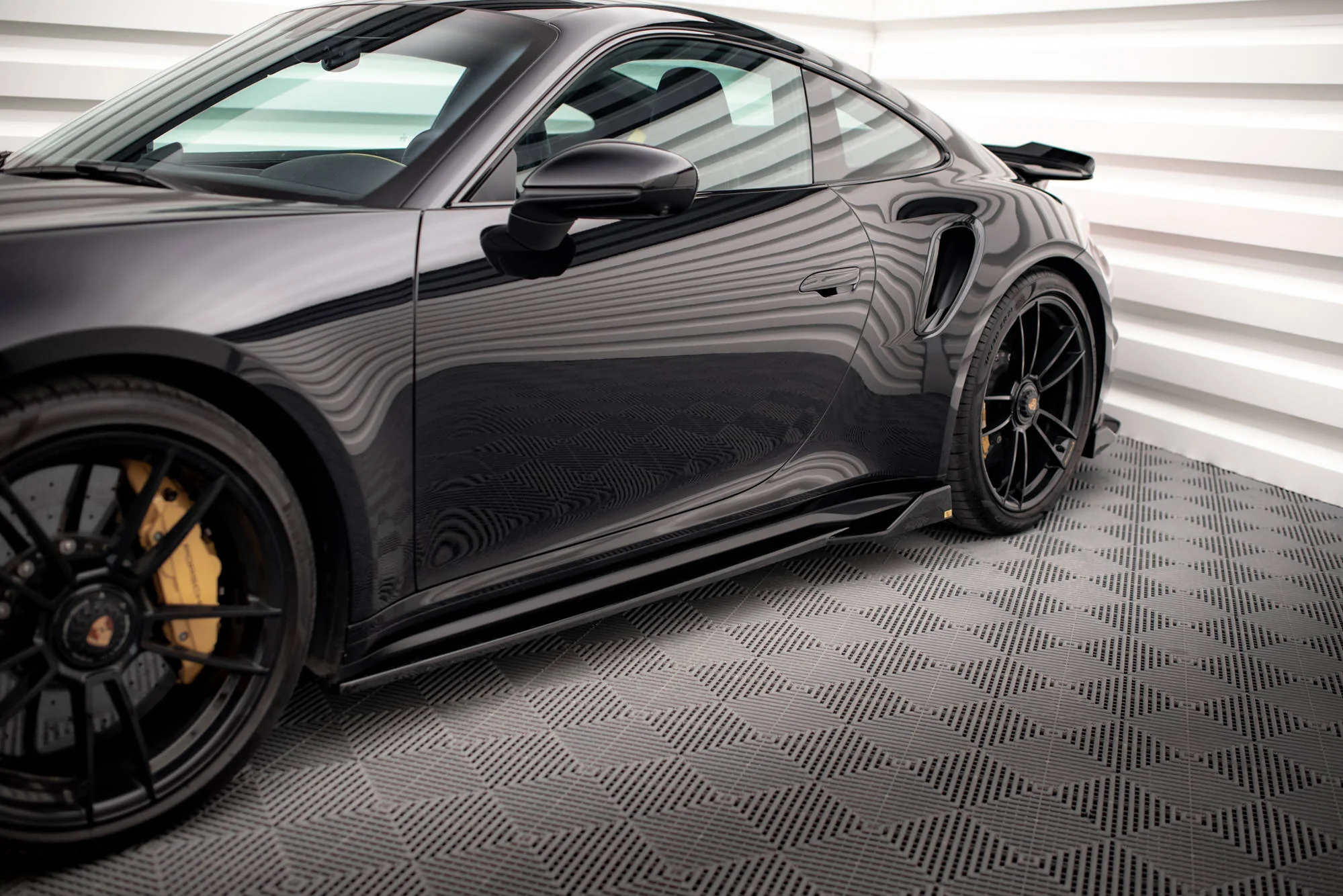 SIDE SKIRTS DIFFUSERS PORSCHE 911 TURBO S 992 - Image 3