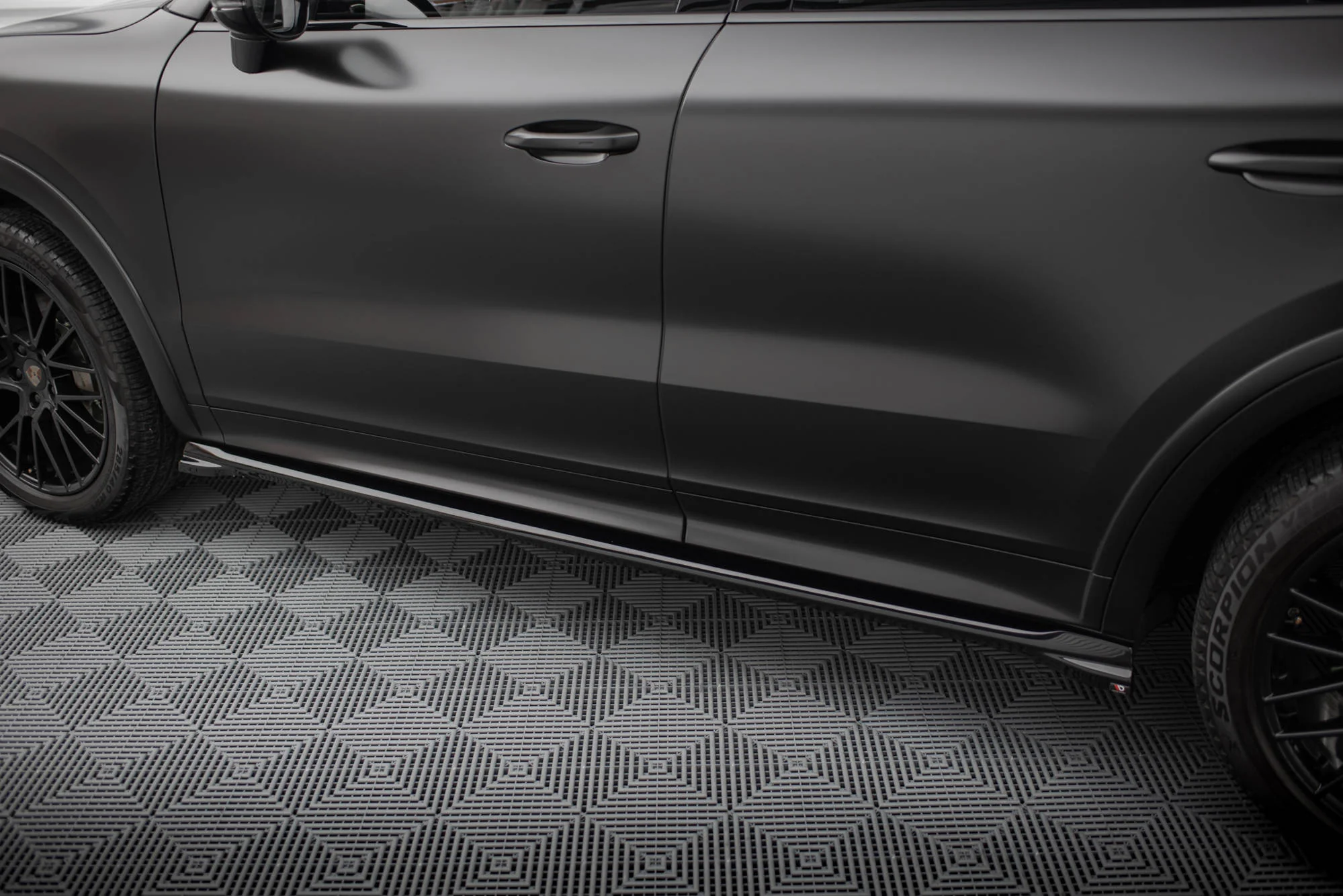 SIDE SKIRTS DIFFUSERS PORSCHE CAYENNE SPORT DESIGN MK3 - Image 4
