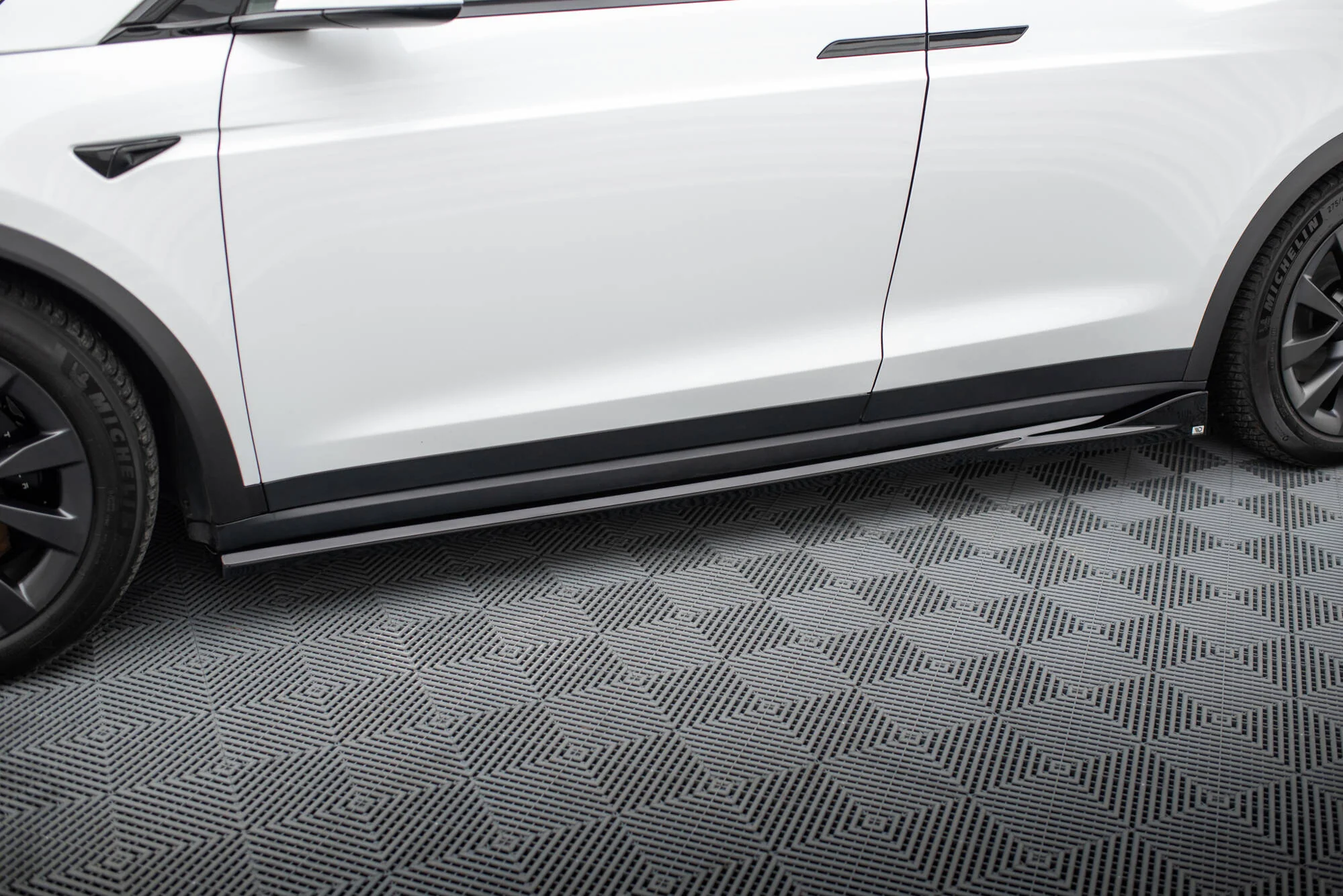 SIDE SKIRTS DIFFUSERS TESLA MODEL X MK1 FACELIFT - Image 3