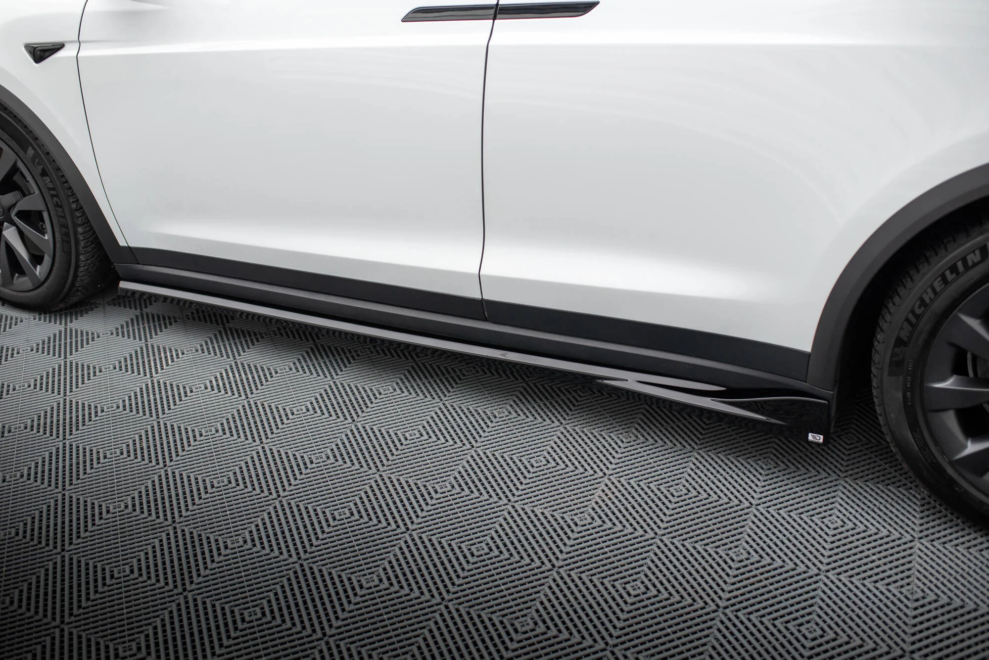 SIDE SKIRTS DIFFUSERS TESLA MODEL X MK1 FACELIFT - Image 4