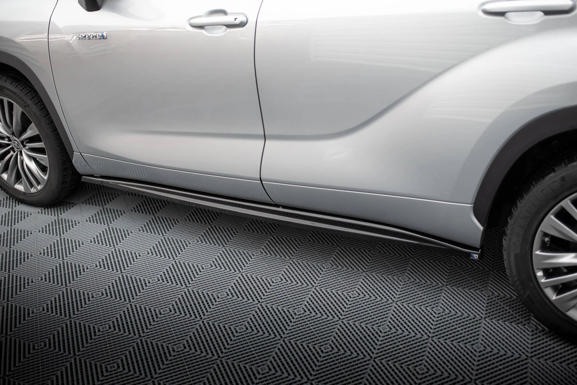 Side Skirts Diffusers Toyota Highlander Mk4 - Image 4