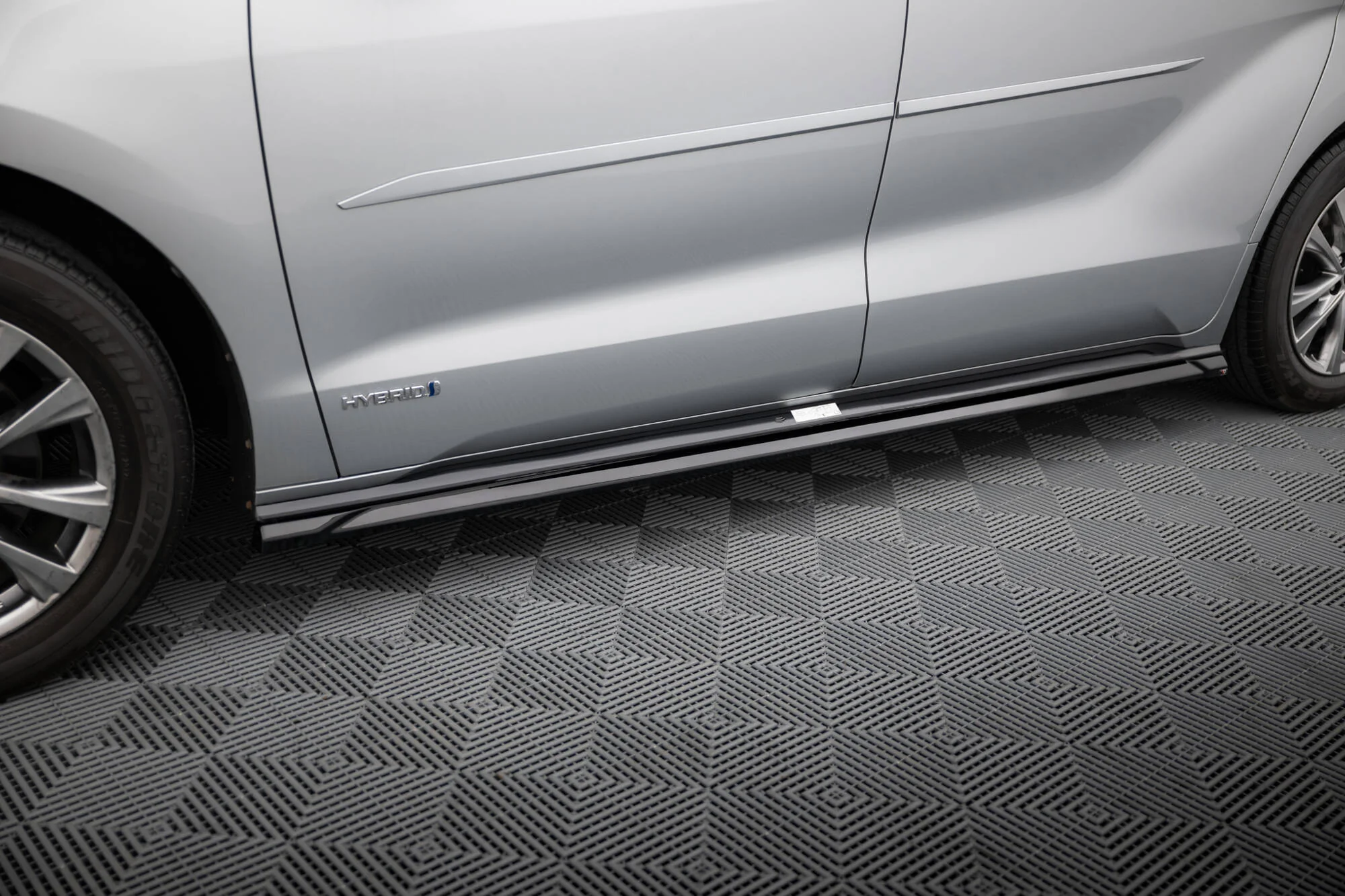SIDE SKIRTS DIFFUSERS TOYOTA SIENNA MK4 - Image 3