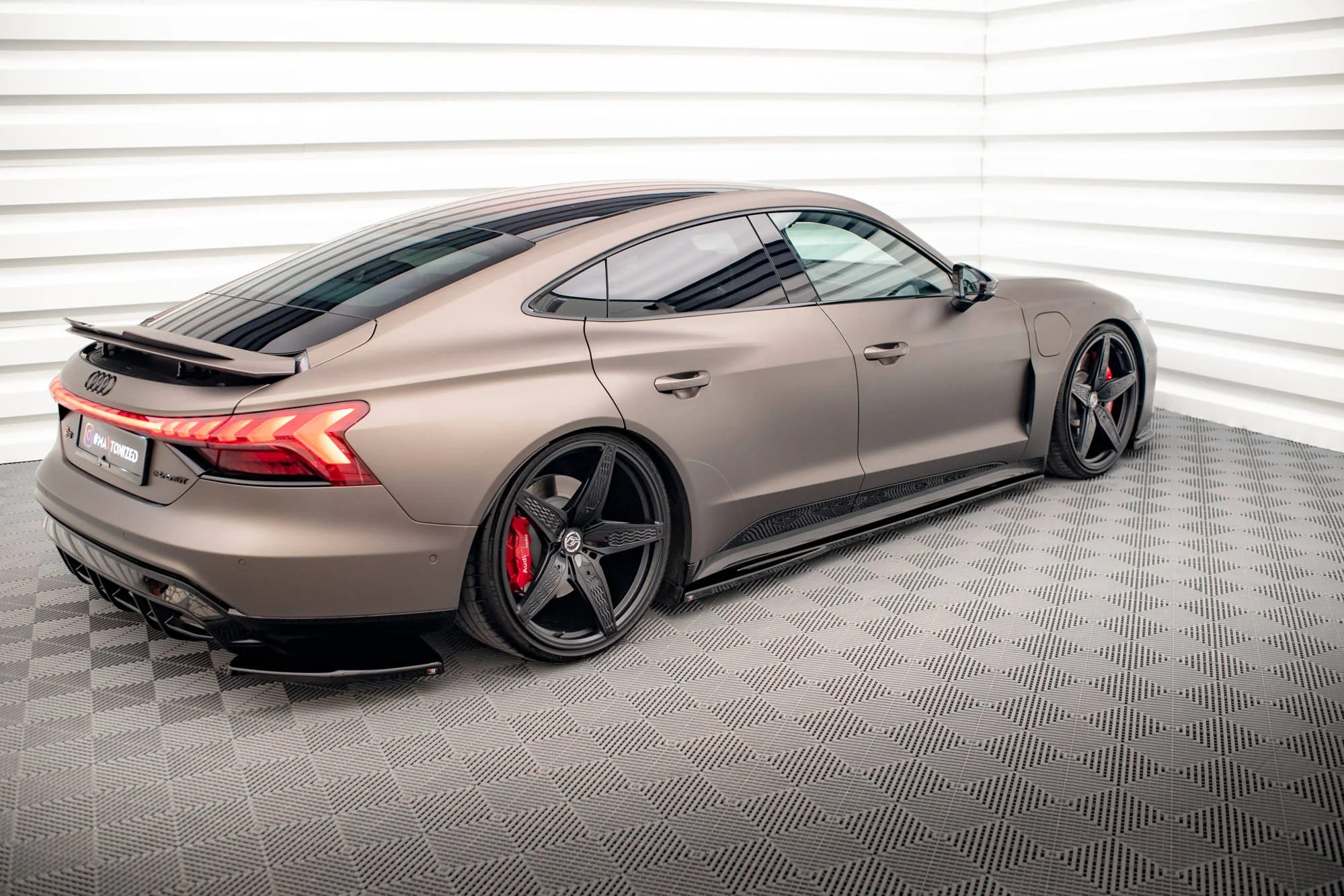 SIDE SKIRTS DIFFUSERS V.1 AUDI E-TRON GT / RS GT MK1 - Image 4