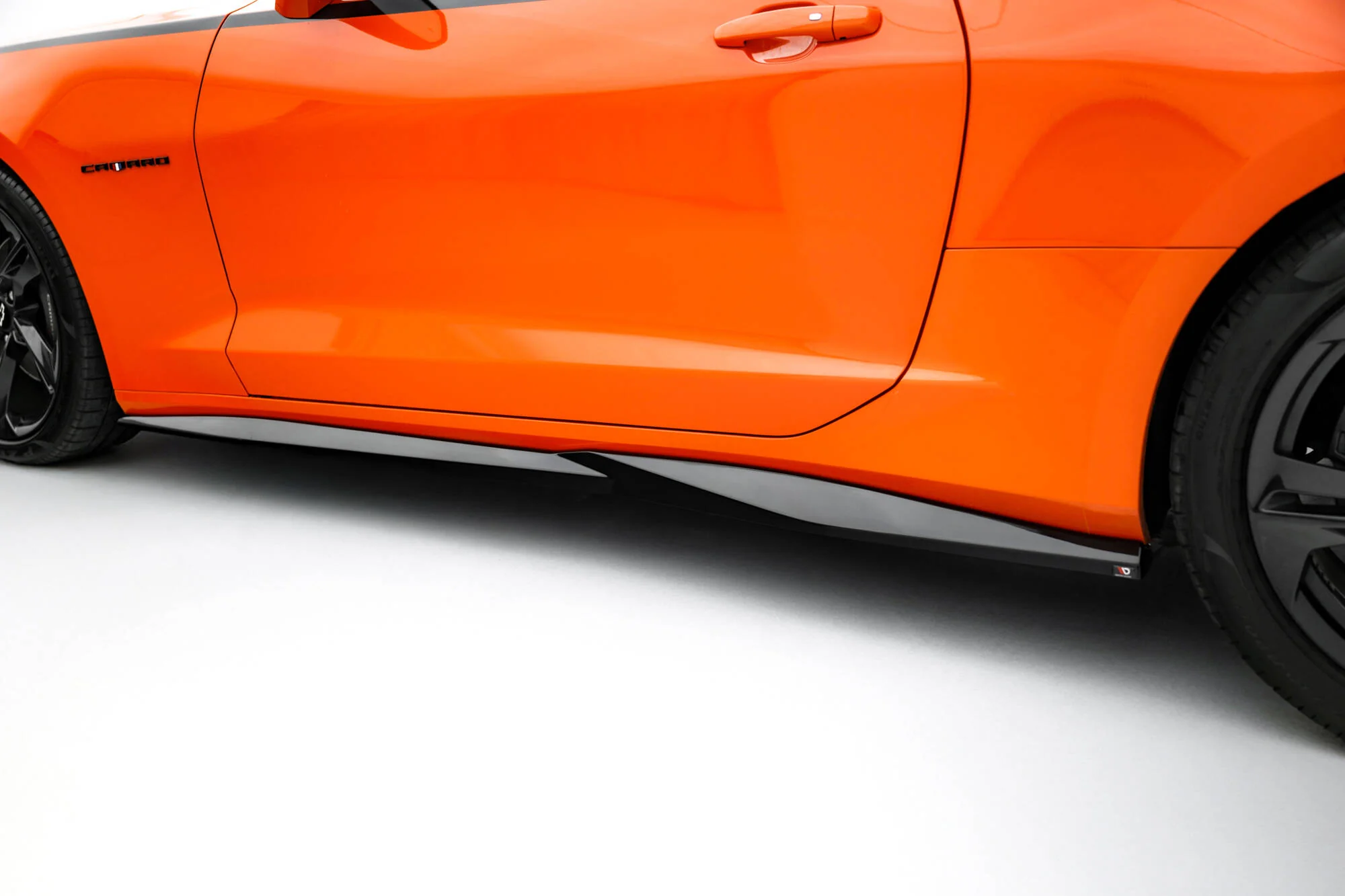 Side Skirts Diffusers V.1 Chevrolet Camaro SS Mk6 Facelift - Image 4