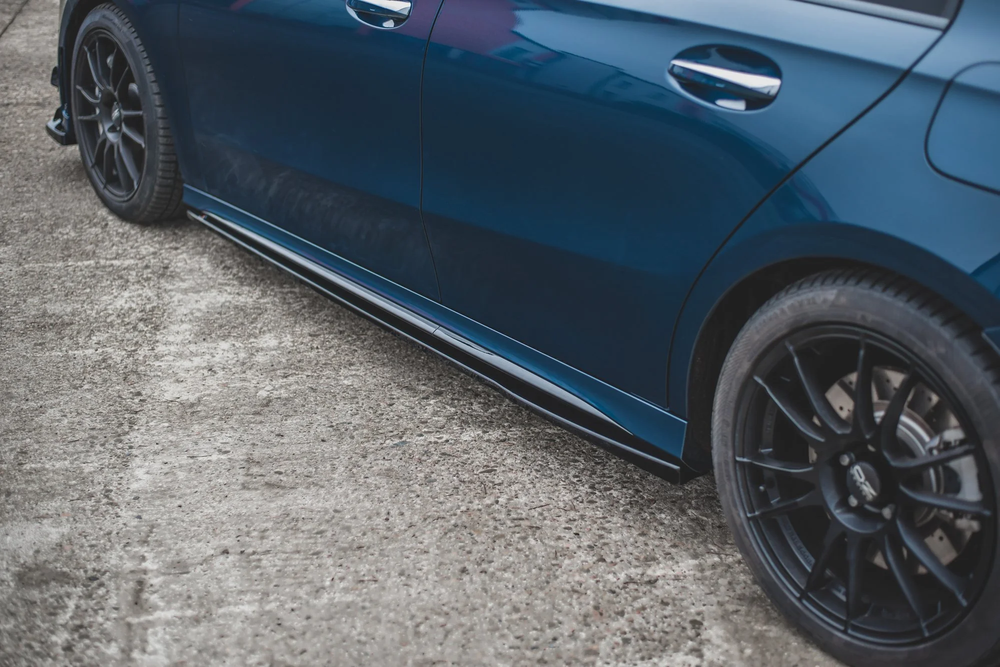 SIDE SKIRTS DIFFUSERS V.1 MERCEDES A35 AMG / AMG-LINE W177 - Image 4