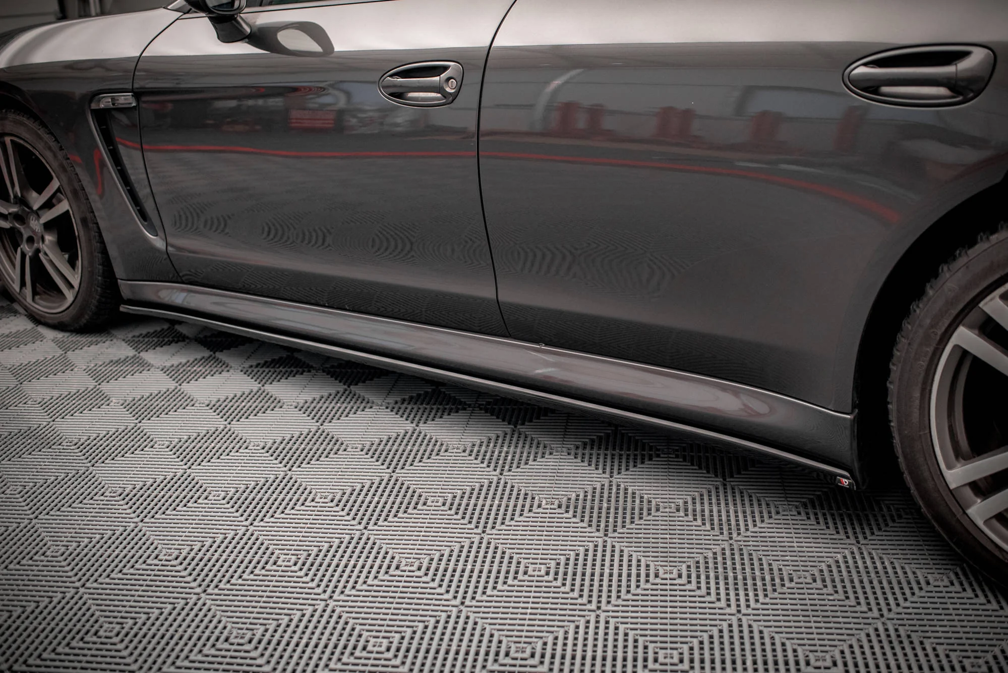 SIDE SKIRTS DIFFUSERS V.1 PORSCHE PANAMERA / PANAMERA DIESEL / PANAMERA TURBO 970 - Image 4