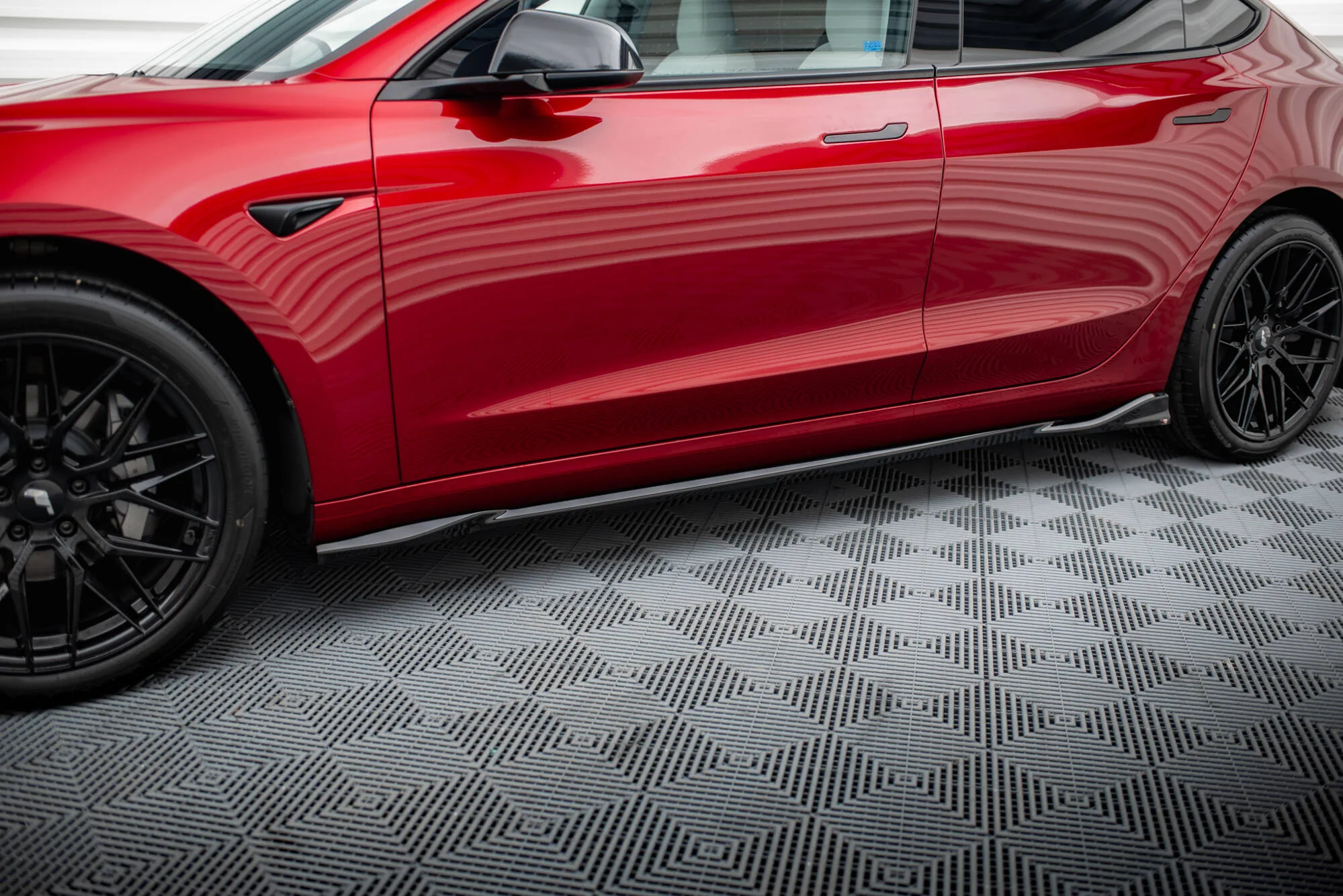 SIDE SKIRTS DIFFUSERS V.1 TESLA MODEL 3 PROJECT HIGHLAND (FACELIFT) - Image 3