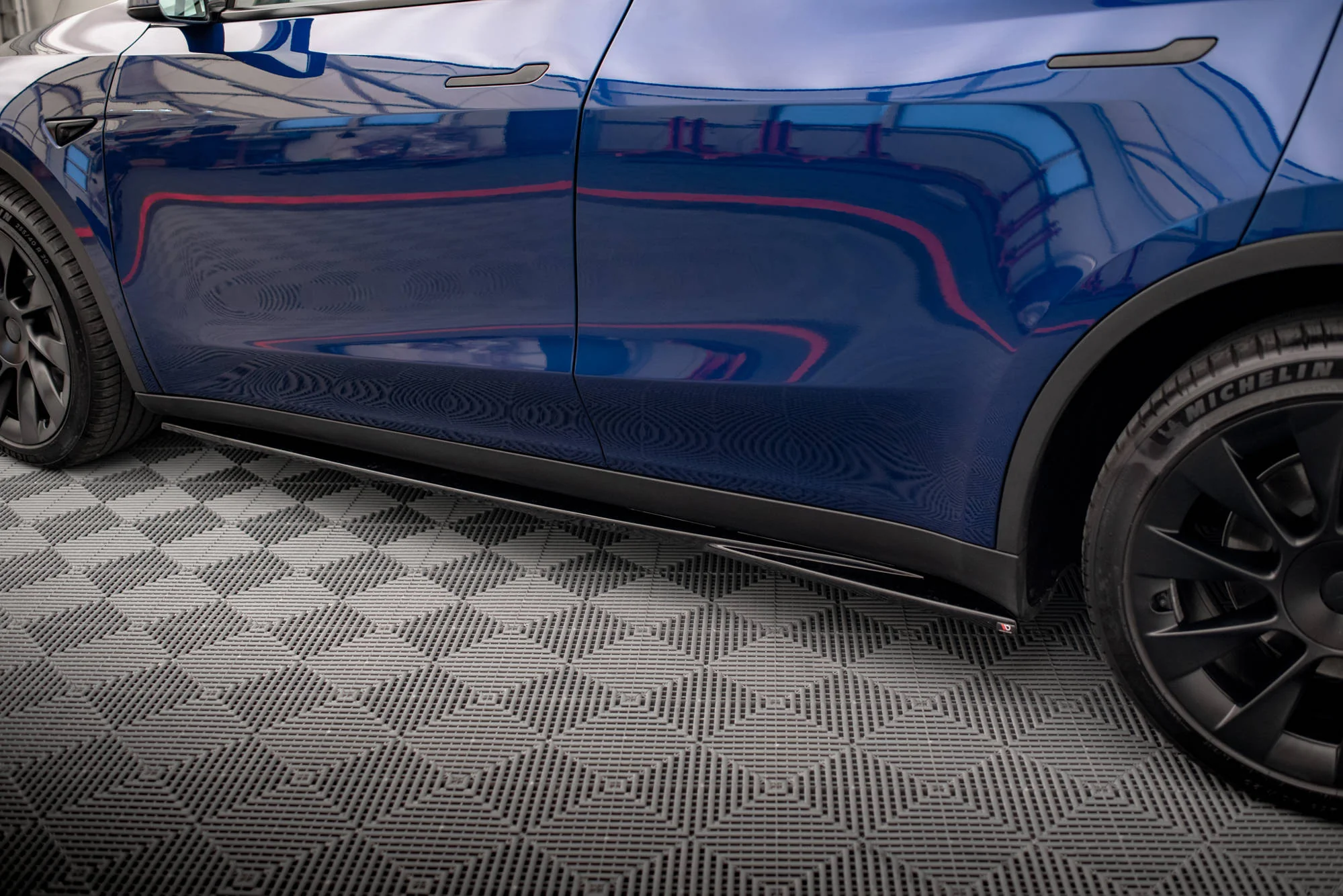 SIDE SKIRTS DIFFUSERS V.1 TESLA MODEL Y - Image 2