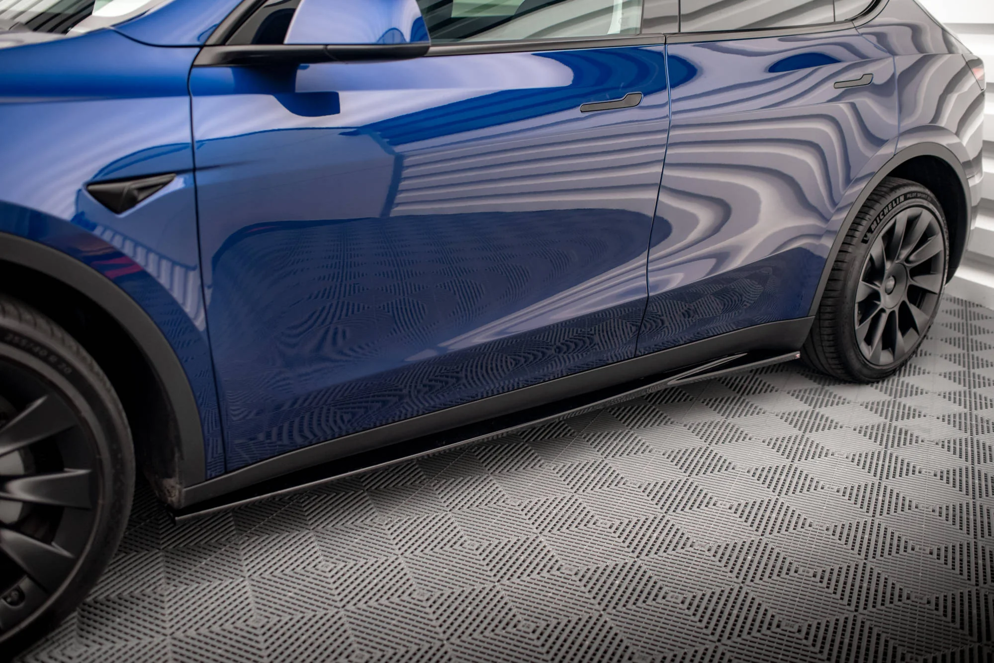 SIDE SKIRTS DIFFUSERS V.1 TESLA MODEL Y - Image 3